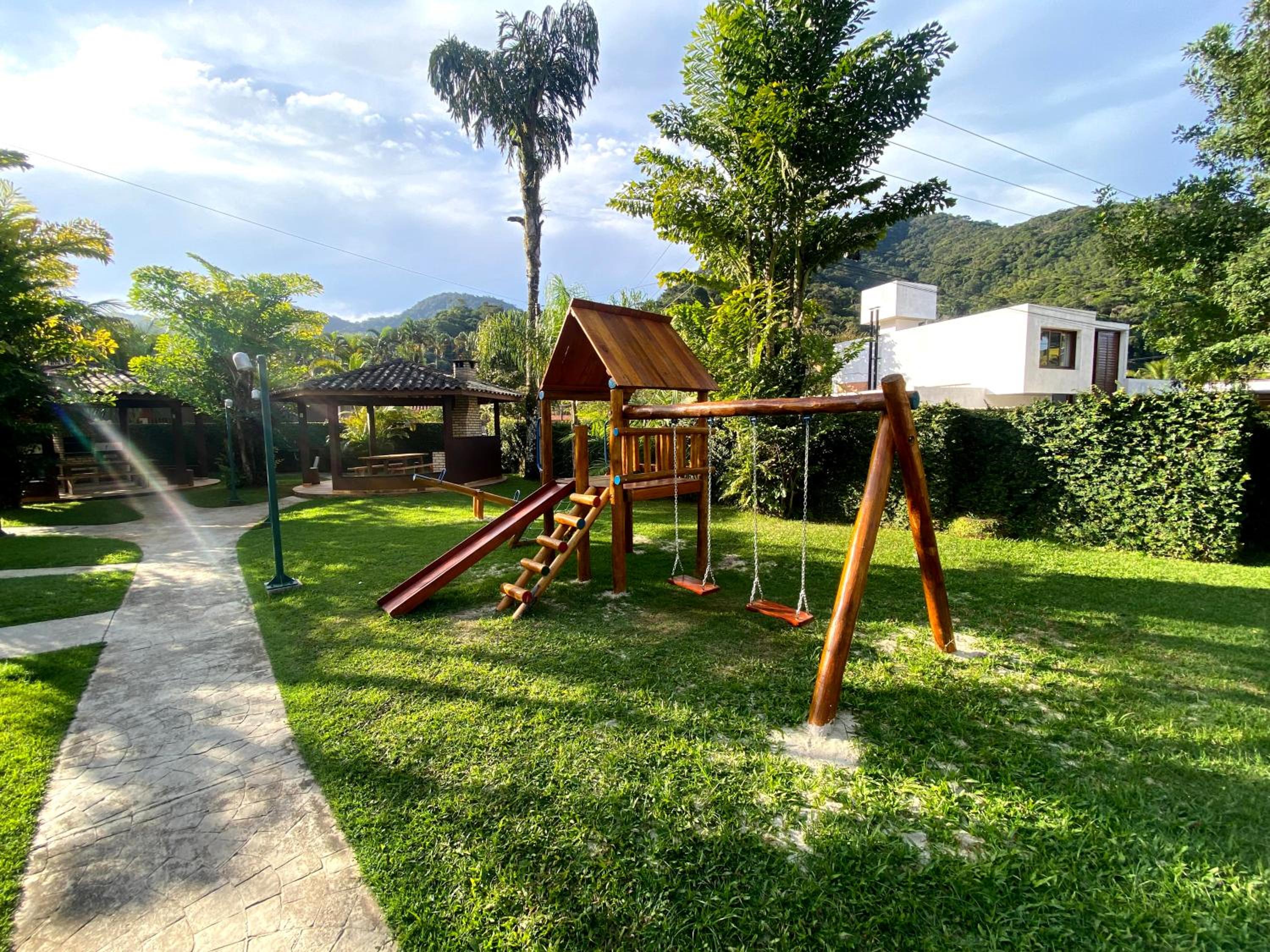 Apartamento Condomínio Via Marina - Praia da Enseada