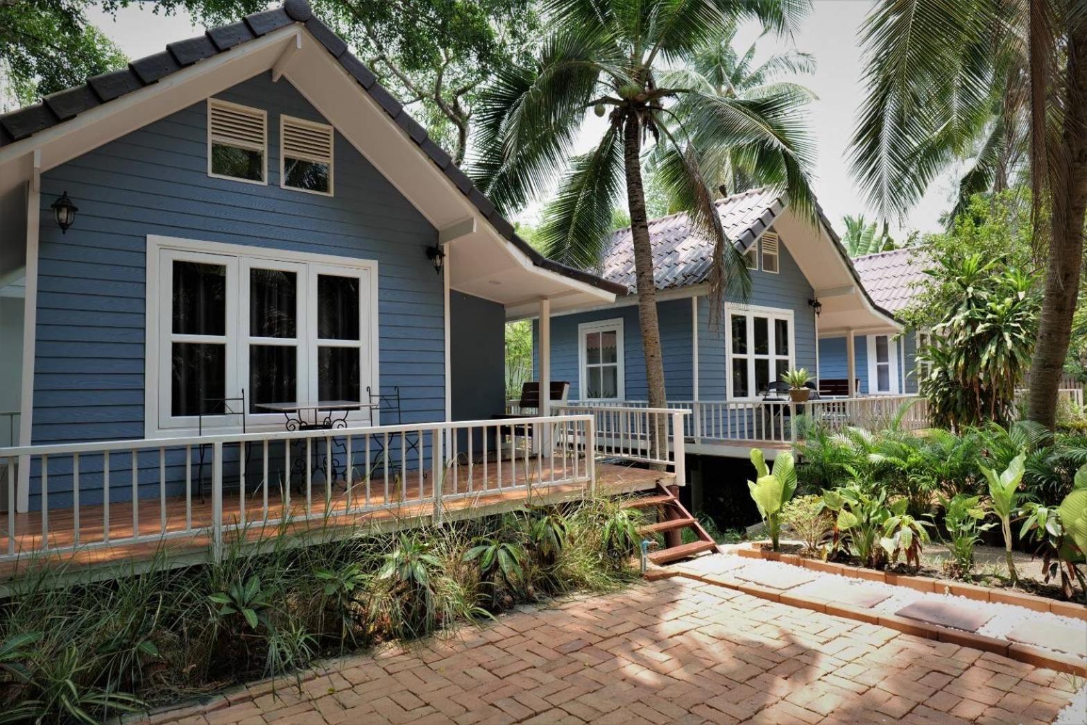 Young Coconut Garden Home Resort