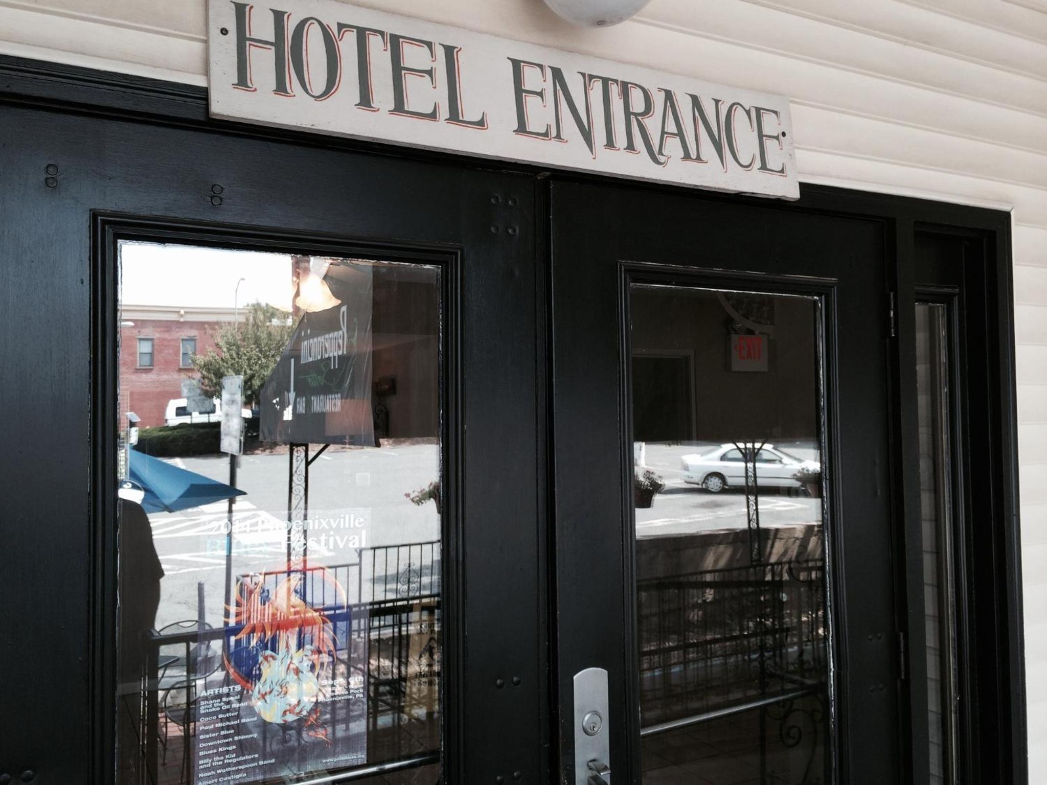 Mainstay Inn - Property Image 3