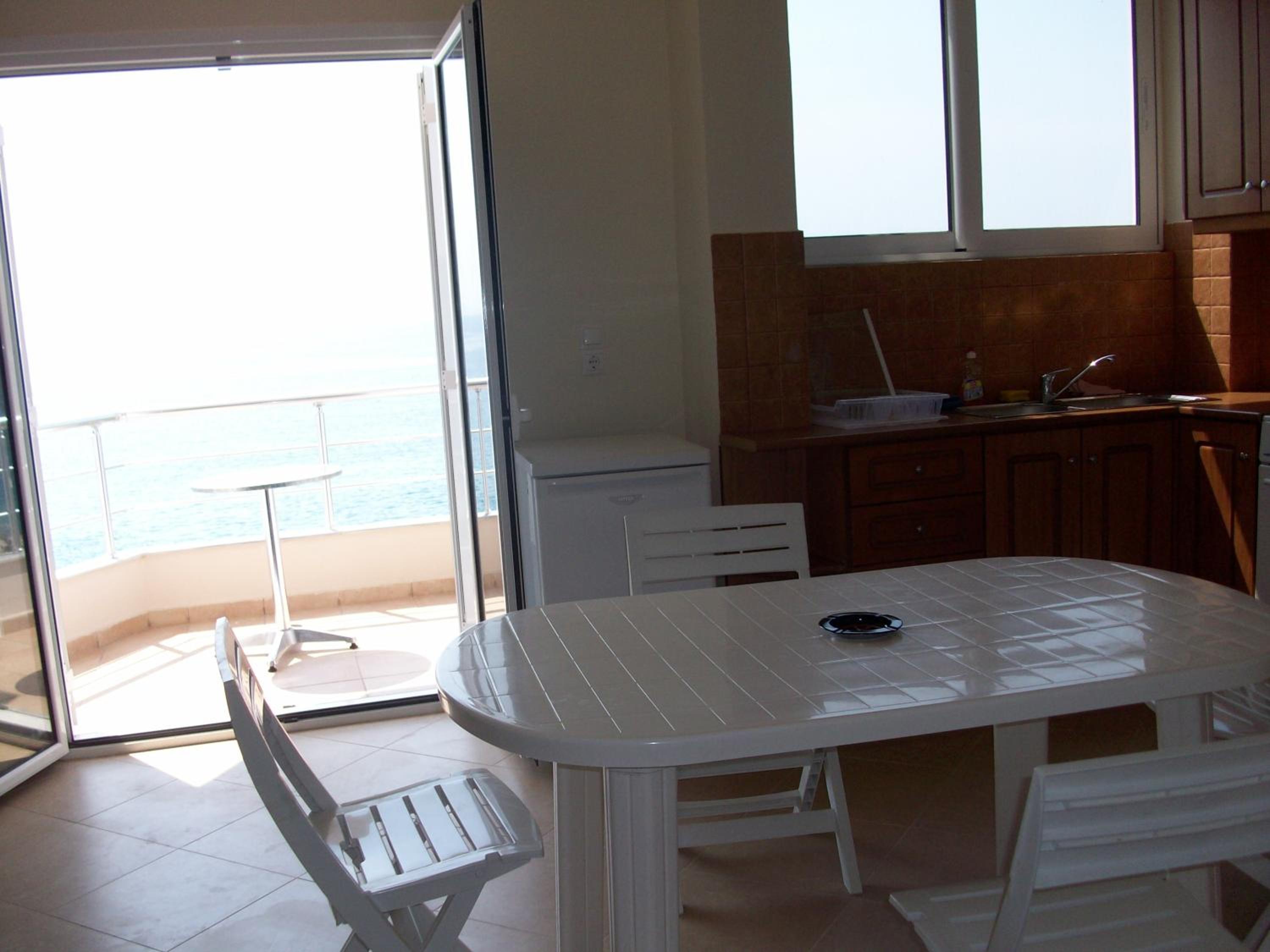 Magic Ionian Apartments & Rooms