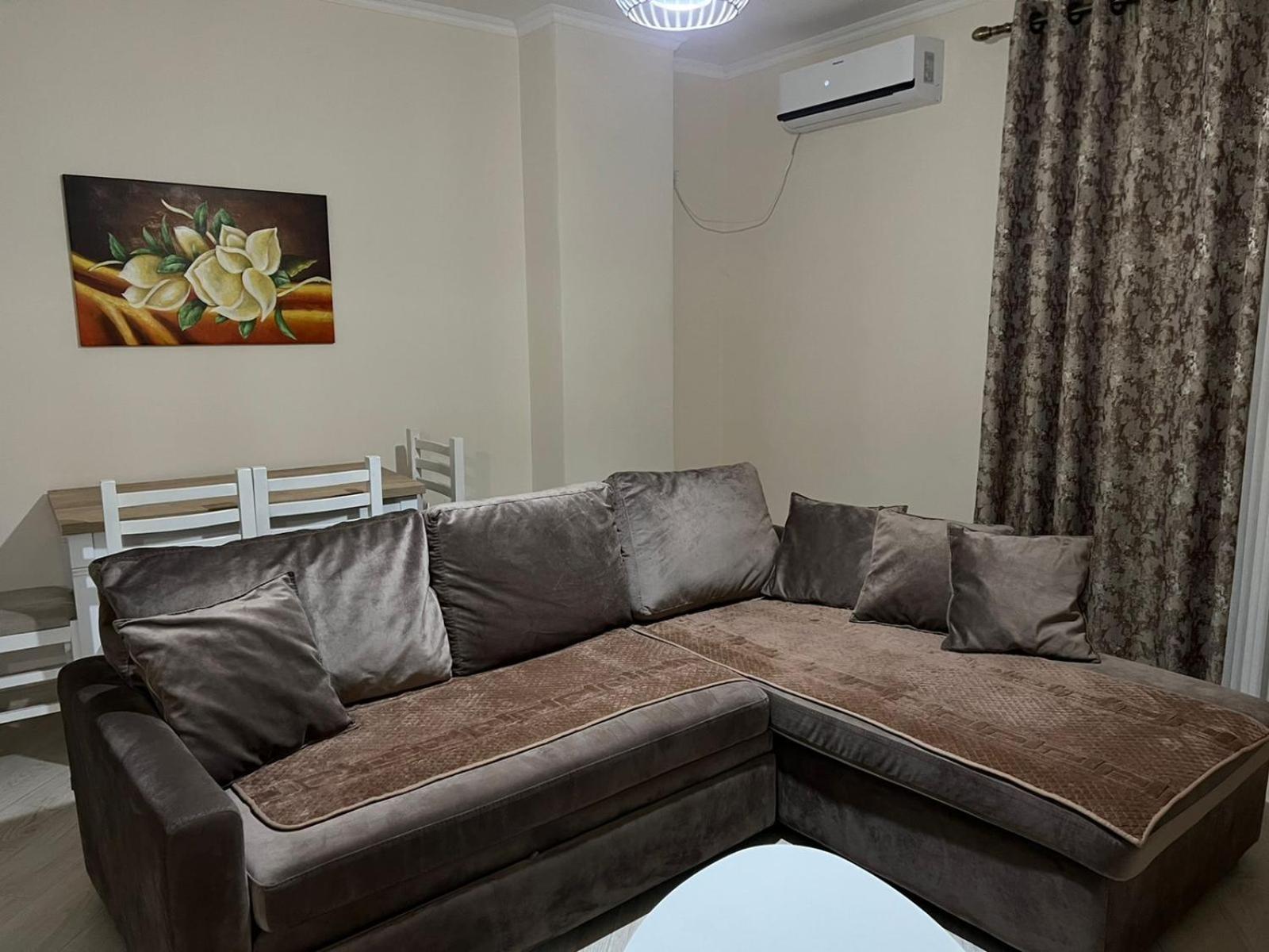Alb's Apartment 2