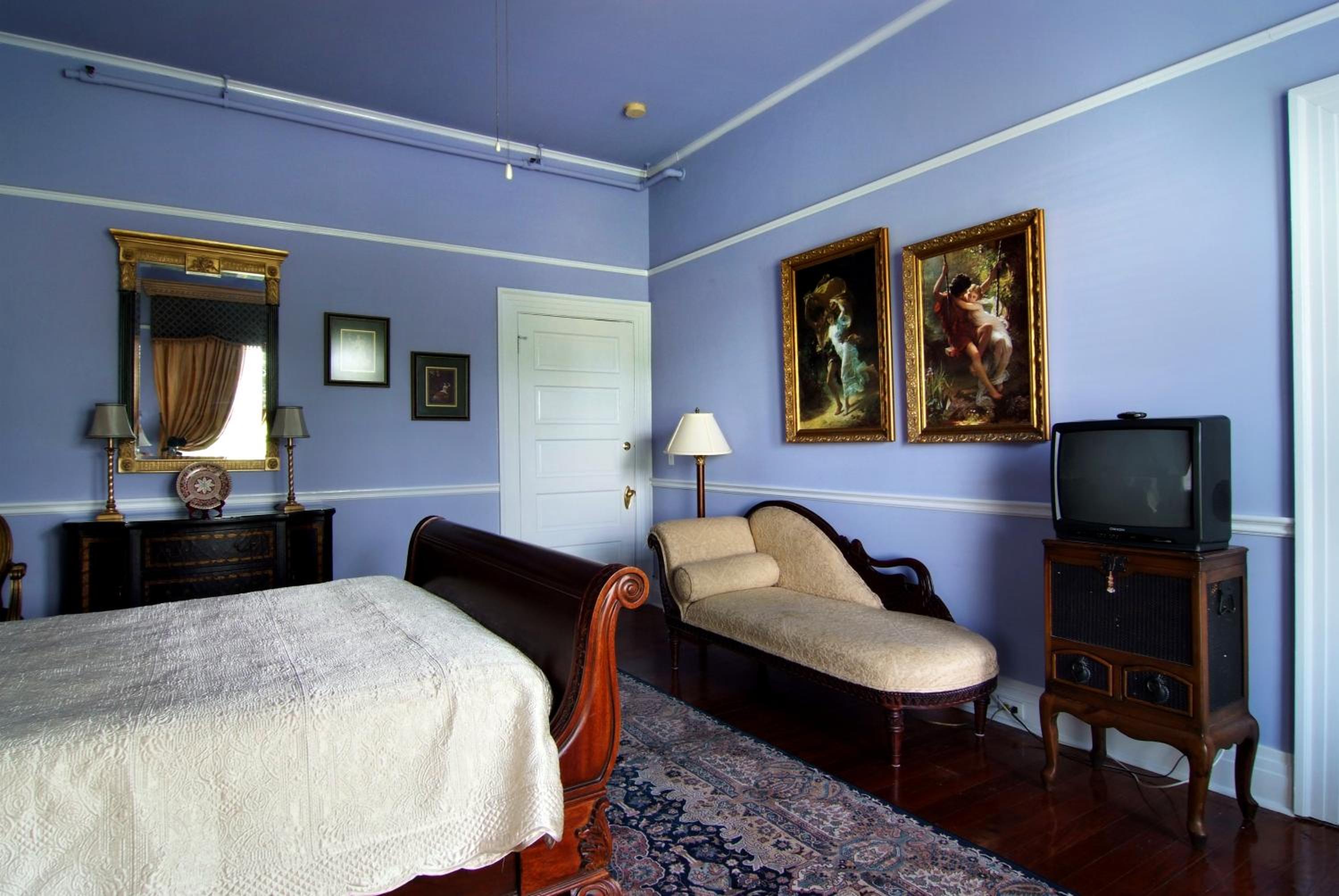 Historic Michabelle Inn