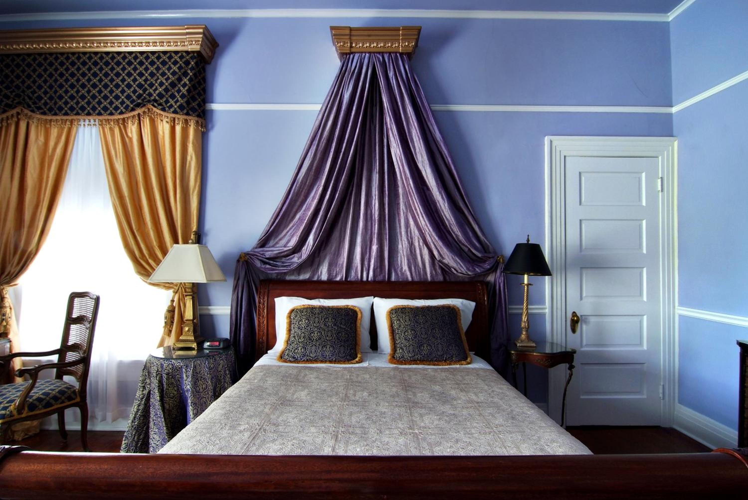 Historic Michabelle Inn