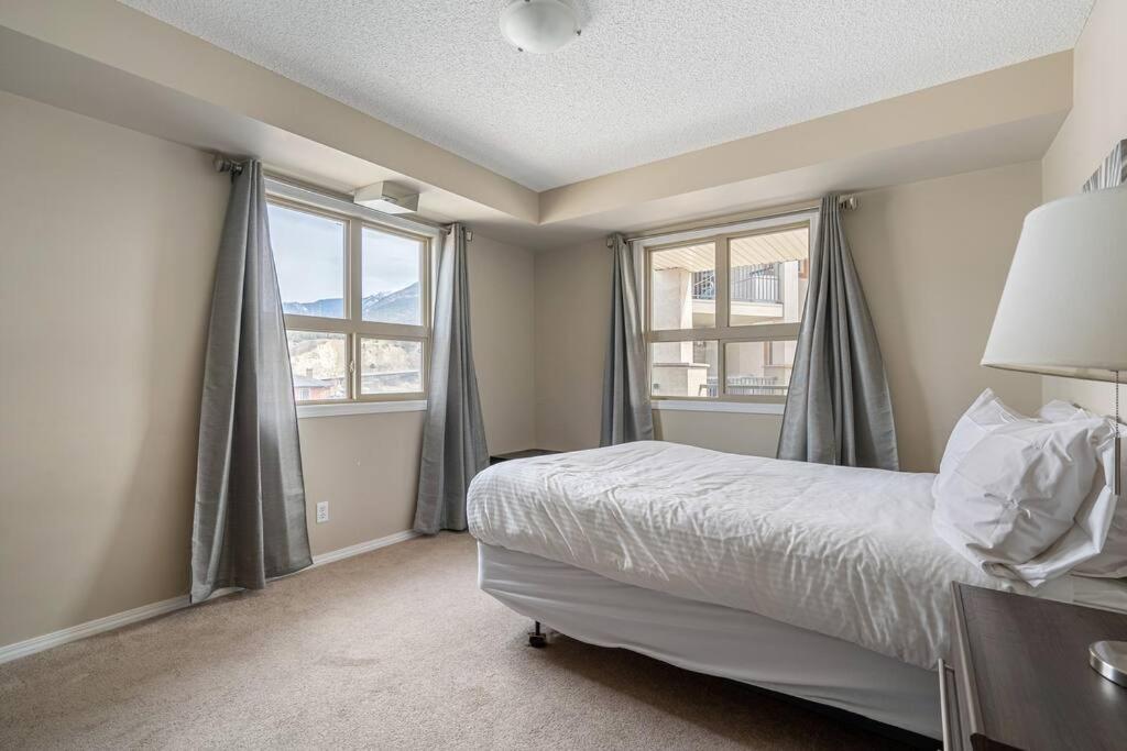 Lookout Pointe, Lakeview, Pool, Hot Tub, Gym