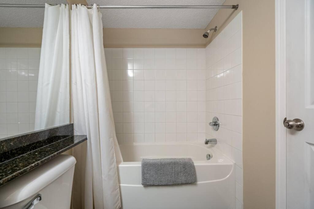 Lookout Pointe, Lakeview, Pool, Hot Tub, Gym