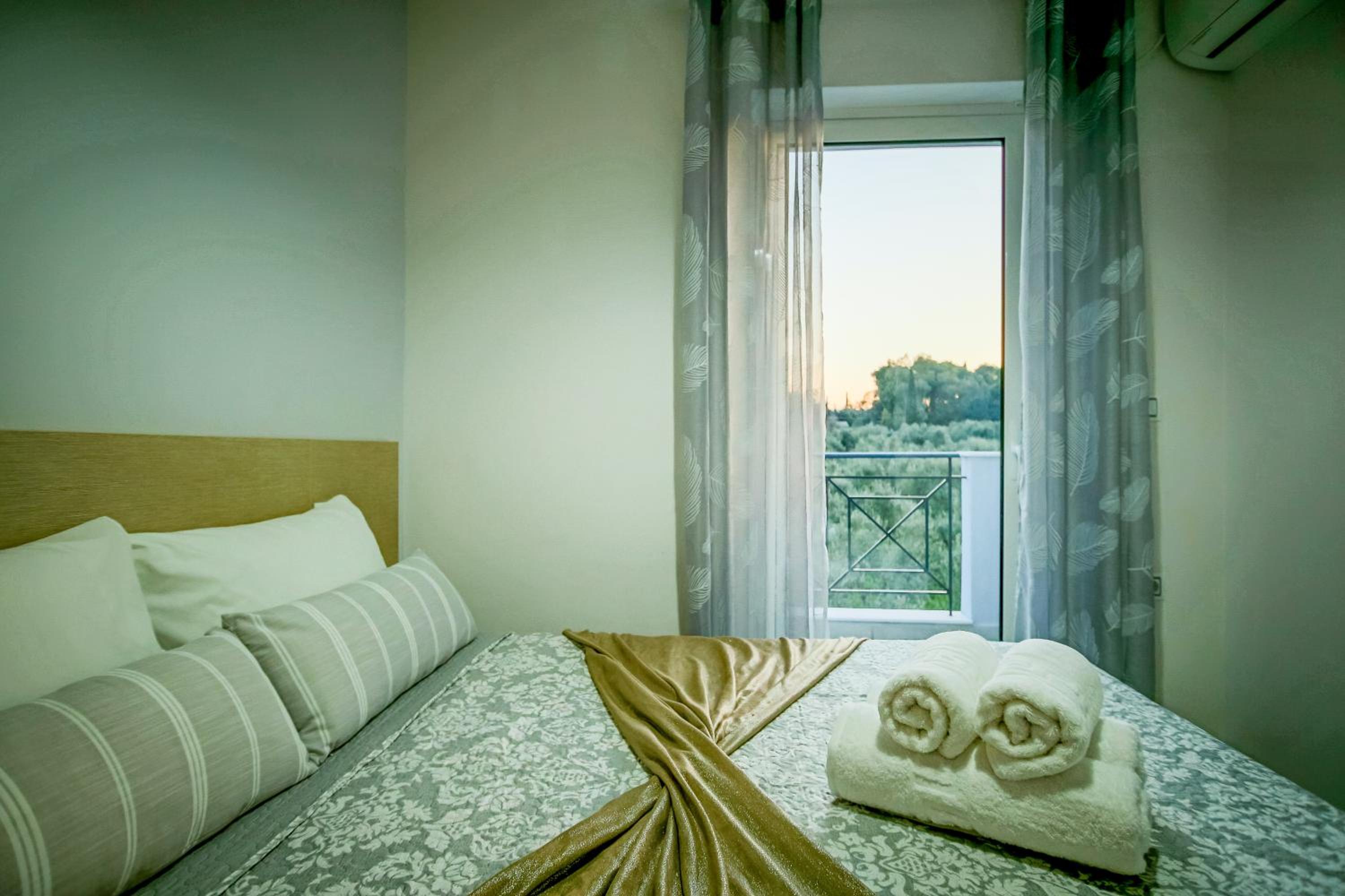 Paloma Mansion- Villa with Private Pool Embraced by Nature By Villa Mana Gers view 5