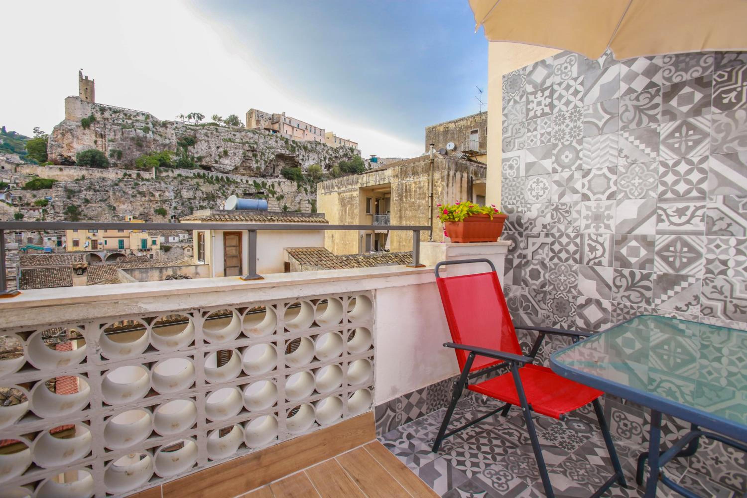 Modica Vacations - La Finestra Sul Castello - Modica Panoramic Flats - Property Image 18