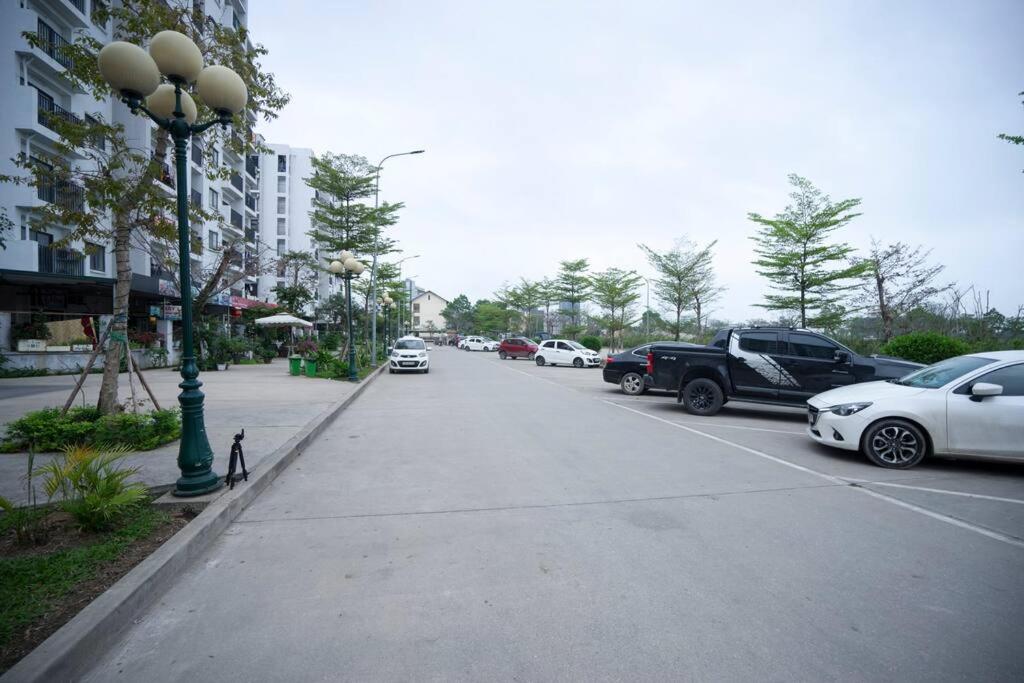 *Ha Long Homestay @ Sunrise Apartment - 2 BR view 4