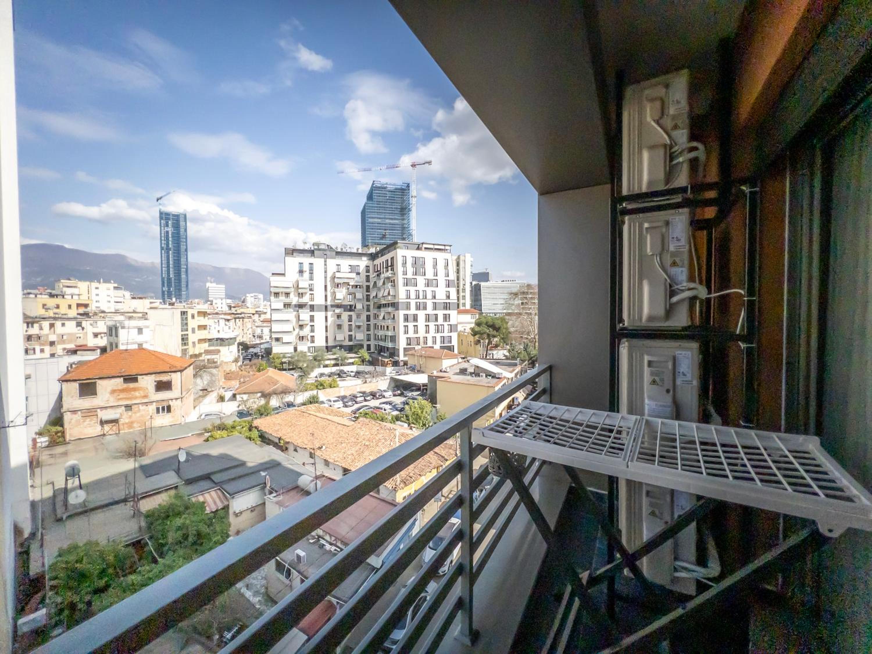 PIN Apartments - 3 Min to Skanderbeg - Free Parking