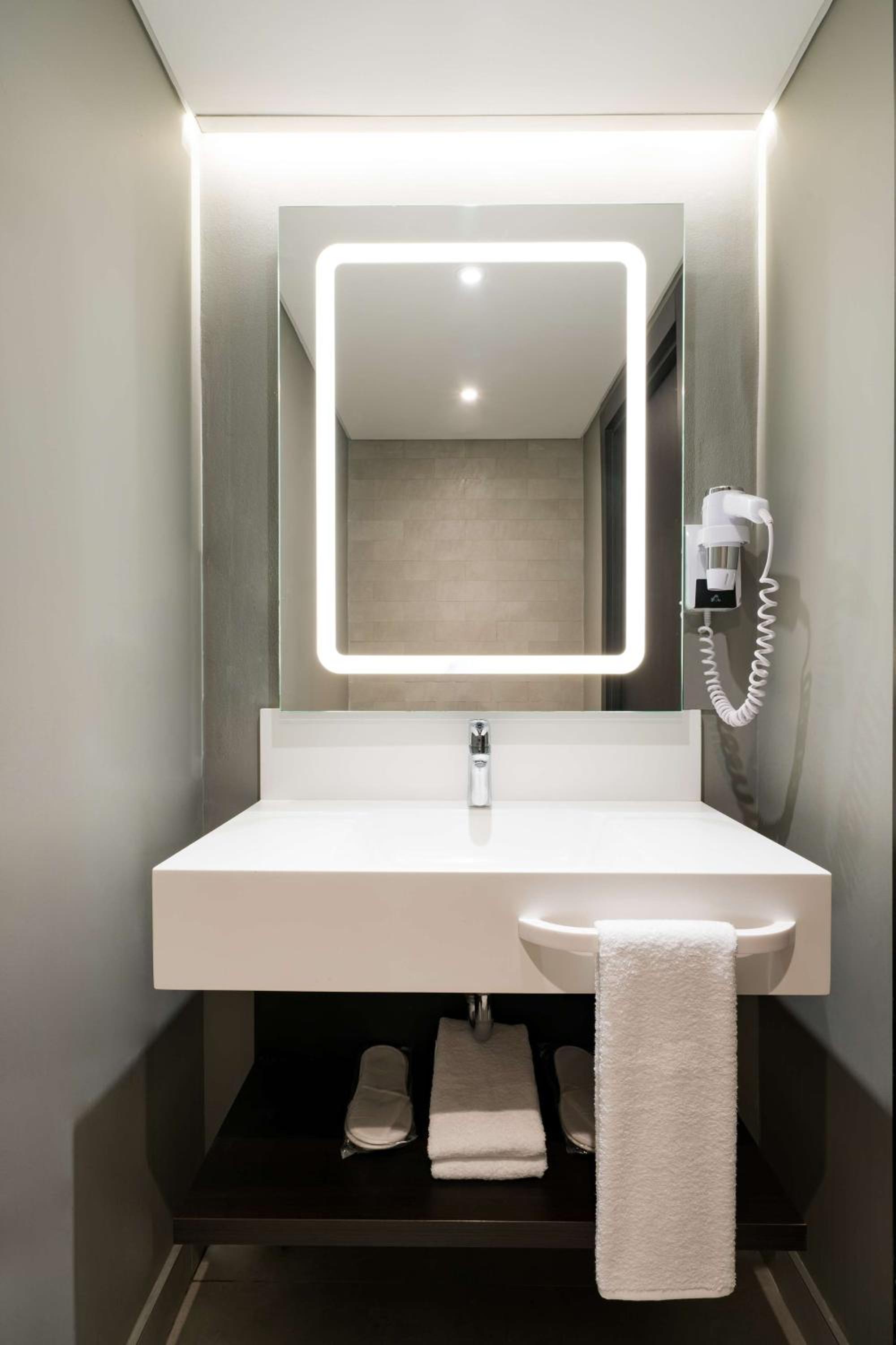 Park Inn by Radisson İzmir - Image 14