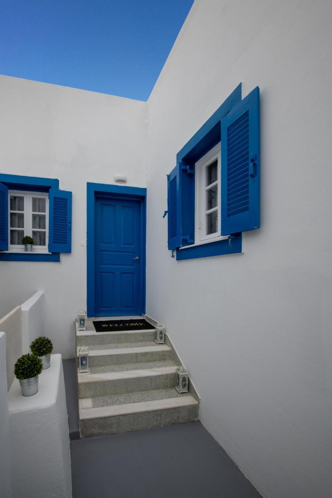 Maraki's Little House Santorini photo 3
