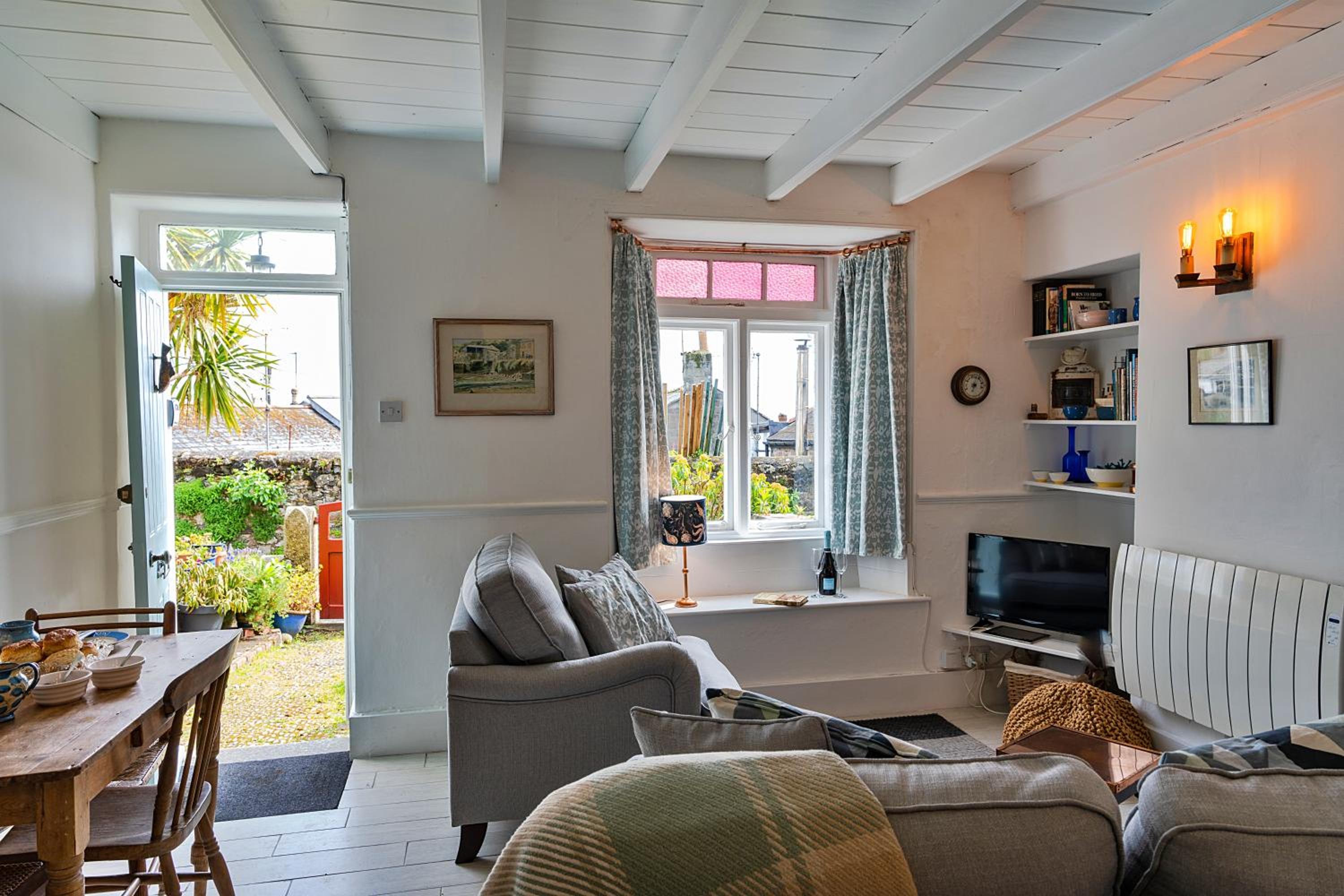 Finest Retreats - Cosy Mousehole Cottage With Sea Views view 5