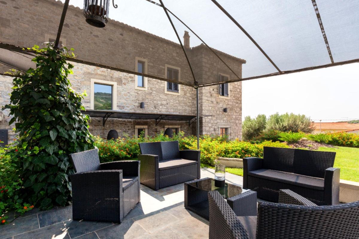 5 bedrooms mansion with private pool enclosed garden and wifi at Gesturi