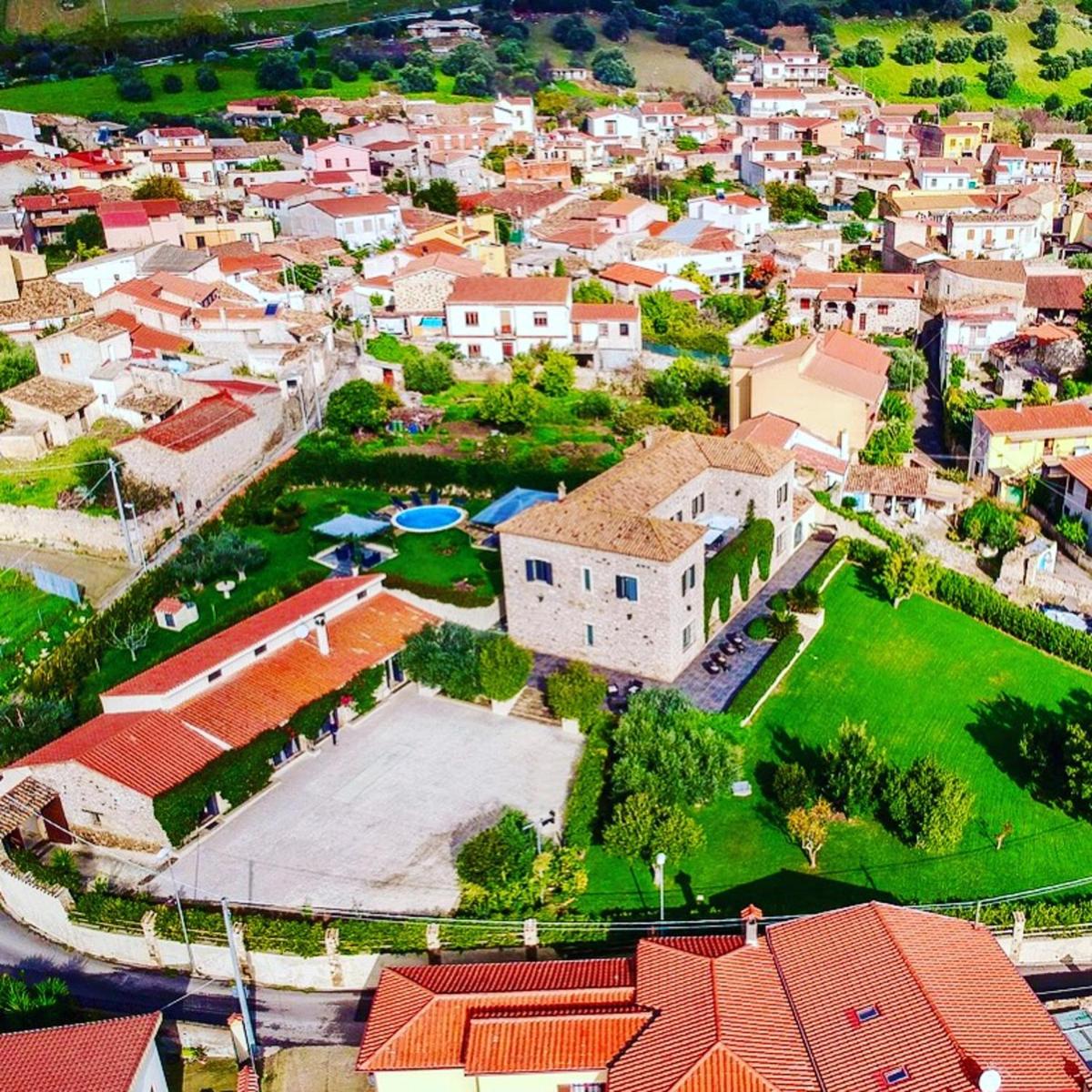 5 bedrooms mansion with private pool enclosed garden and wifi at Gesturi