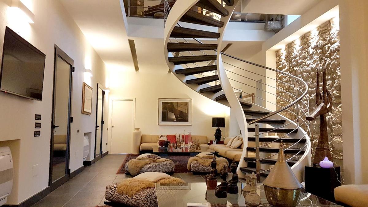 5 bedrooms mansion with private pool enclosed garden and wifi at Gesturi