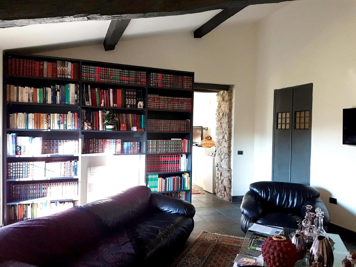 5 bedrooms mansion with private pool enclosed garden and wifi at Gesturi