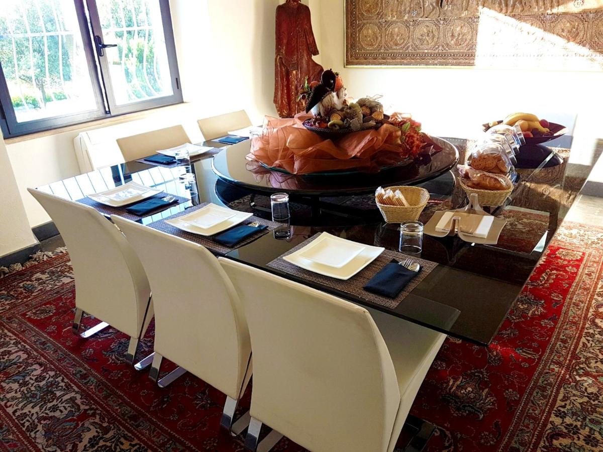 5 bedrooms mansion with private pool enclosed garden and wifi at Gesturi