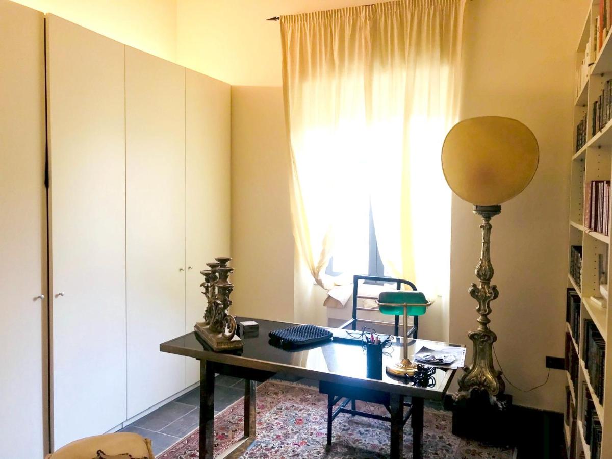 5 bedrooms mansion with private pool enclosed garden and wifi at Gesturi
