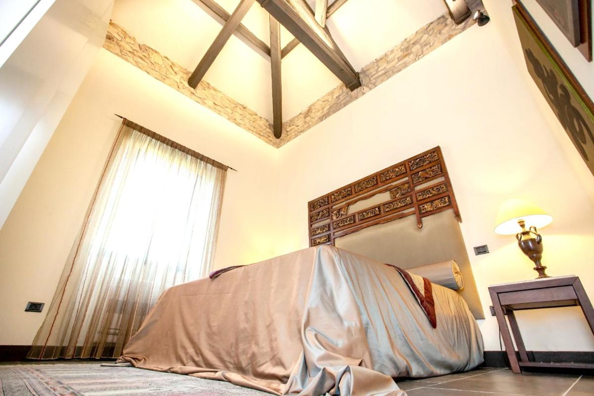 5 bedrooms mansion with private pool enclosed garden and wifi at Gesturi