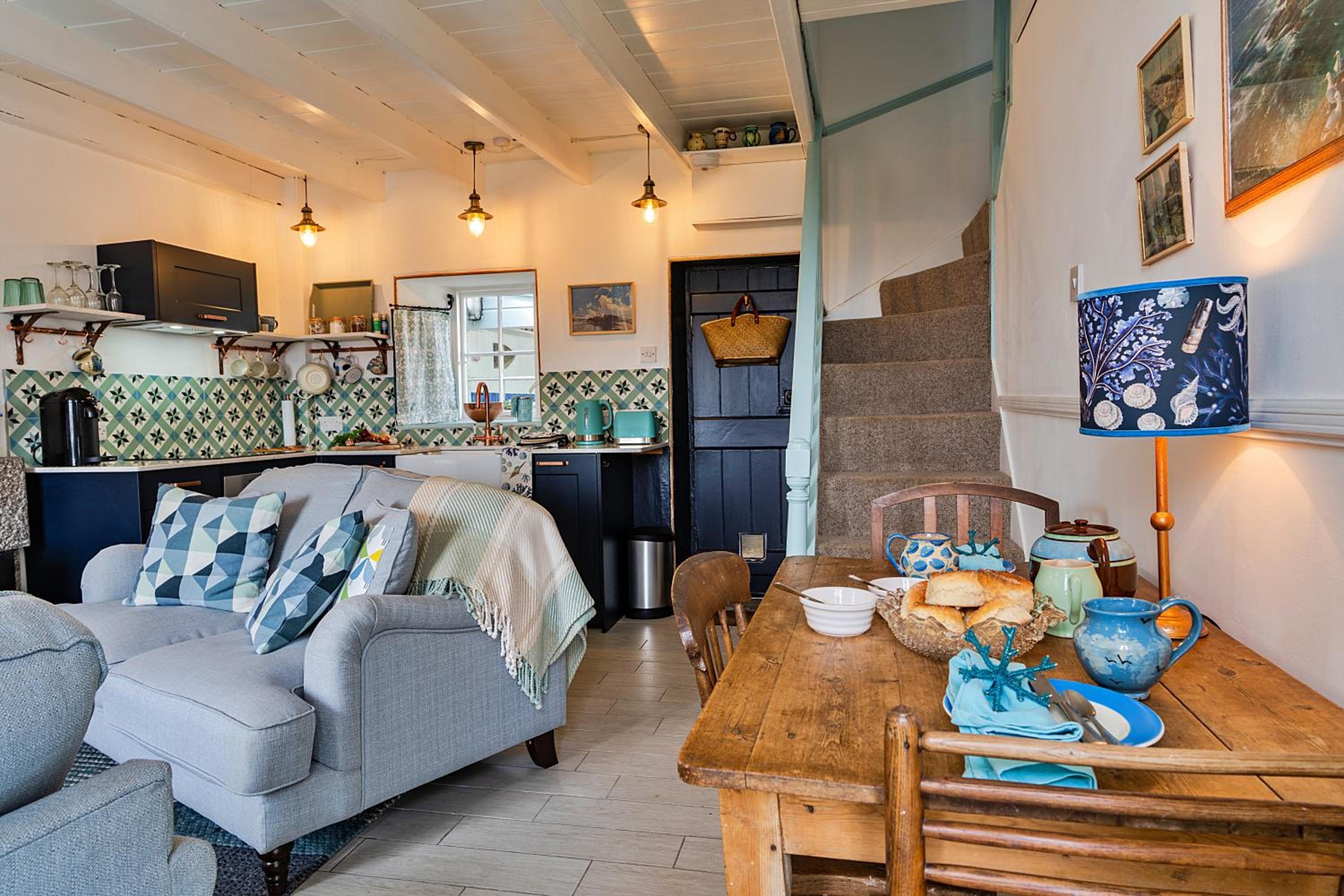 Finest Retreats - Cosy Mousehole Cottage With Sea Views view 3