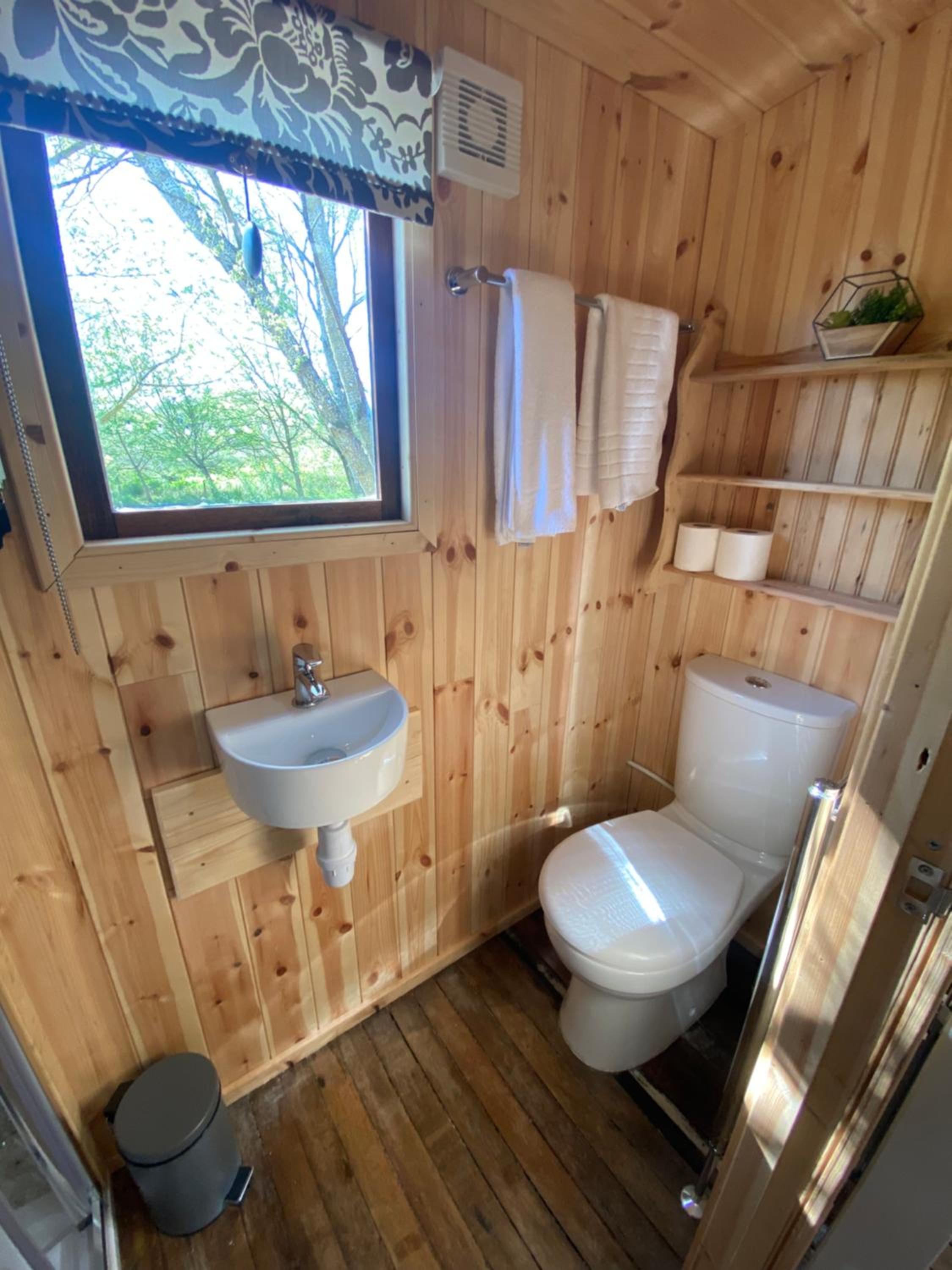 Fairwood Lakes Holiday Park