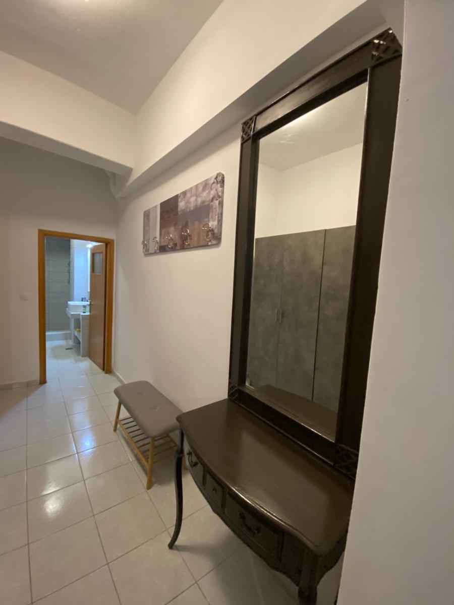 Spacious flat with private garden photo 4