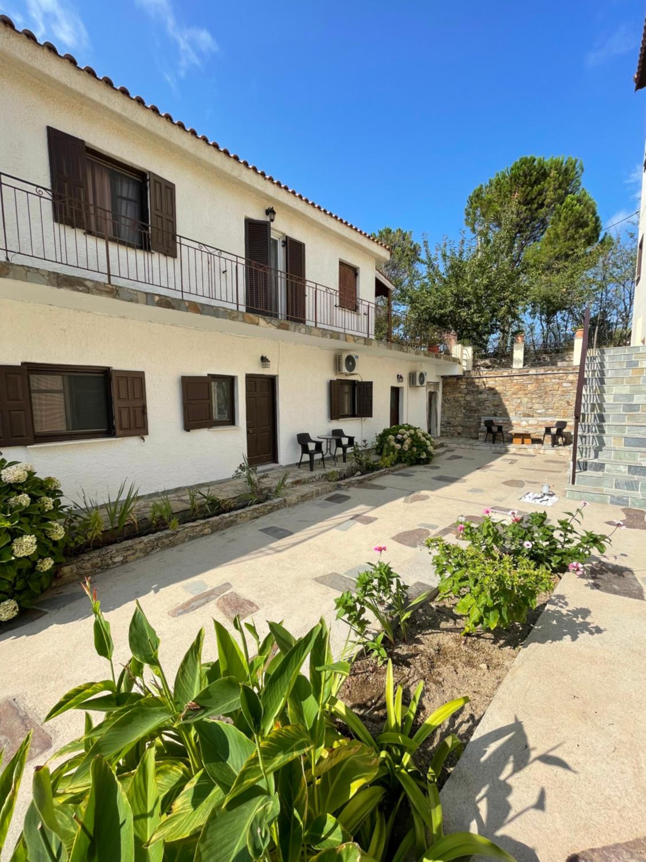 #10 Despina Studios Kastanies Raxes Ikaria
