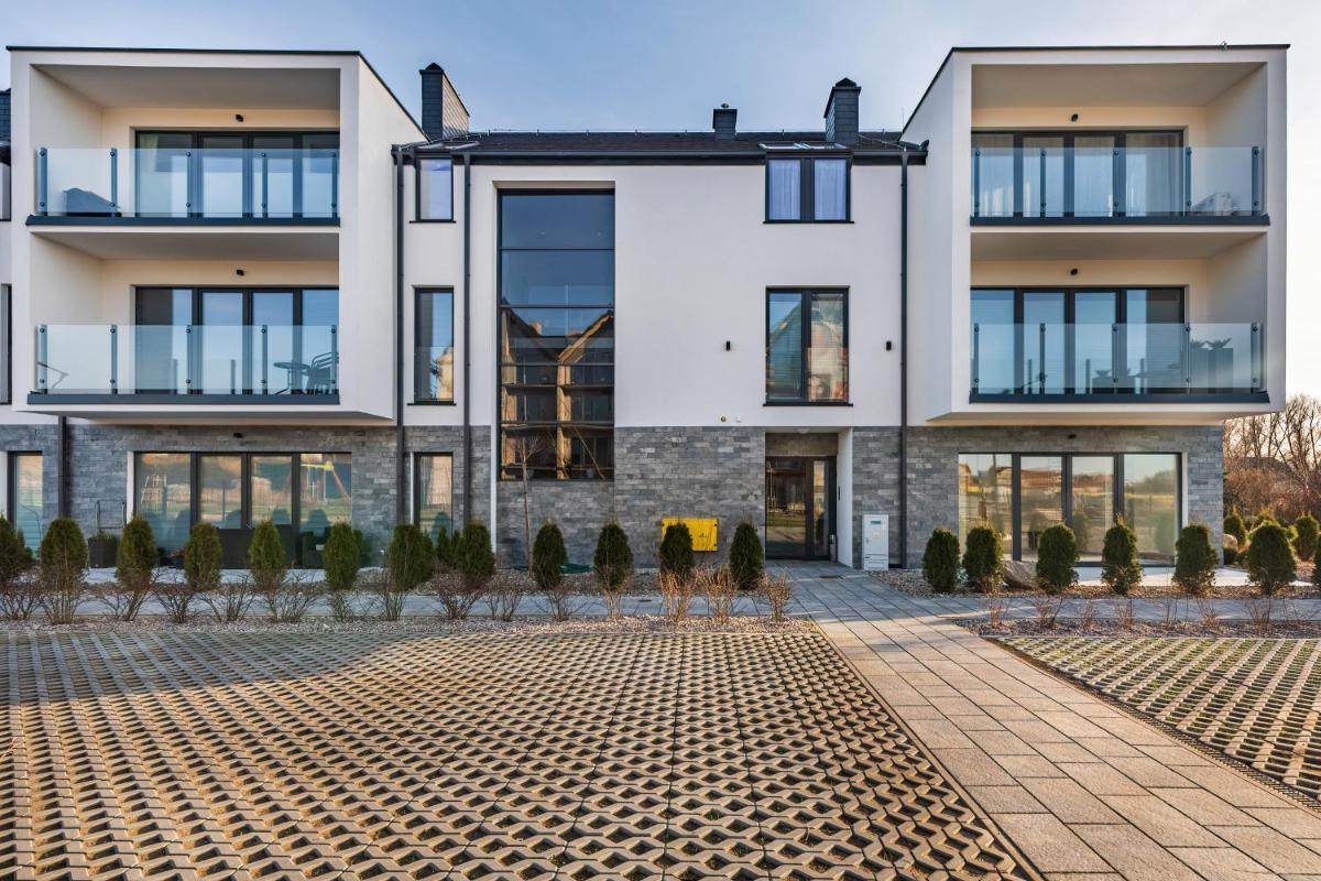 Blue Wave Apartment by Renters view 4