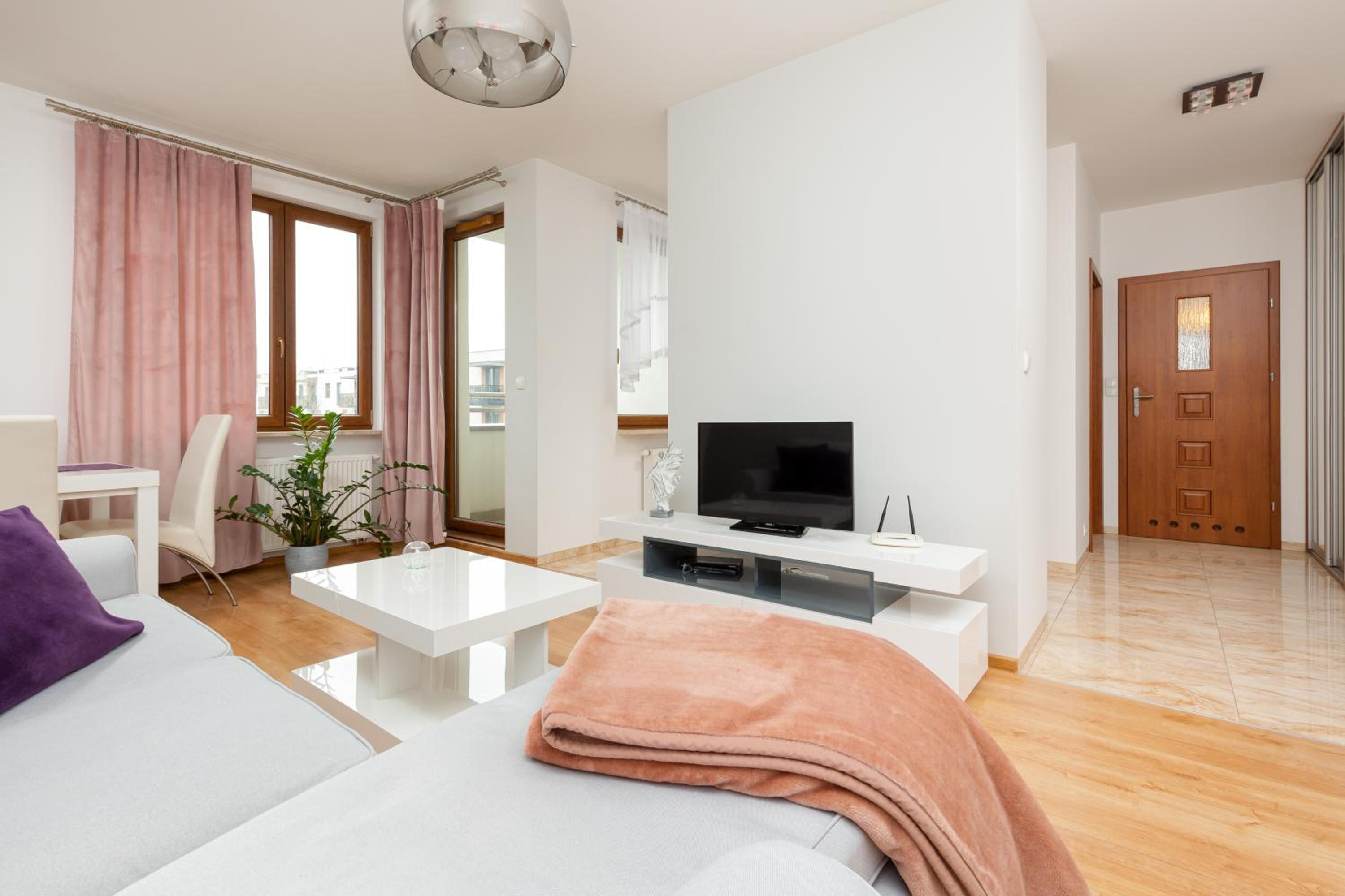 Apartament Na Woli Sowińskiego by Renters view 3