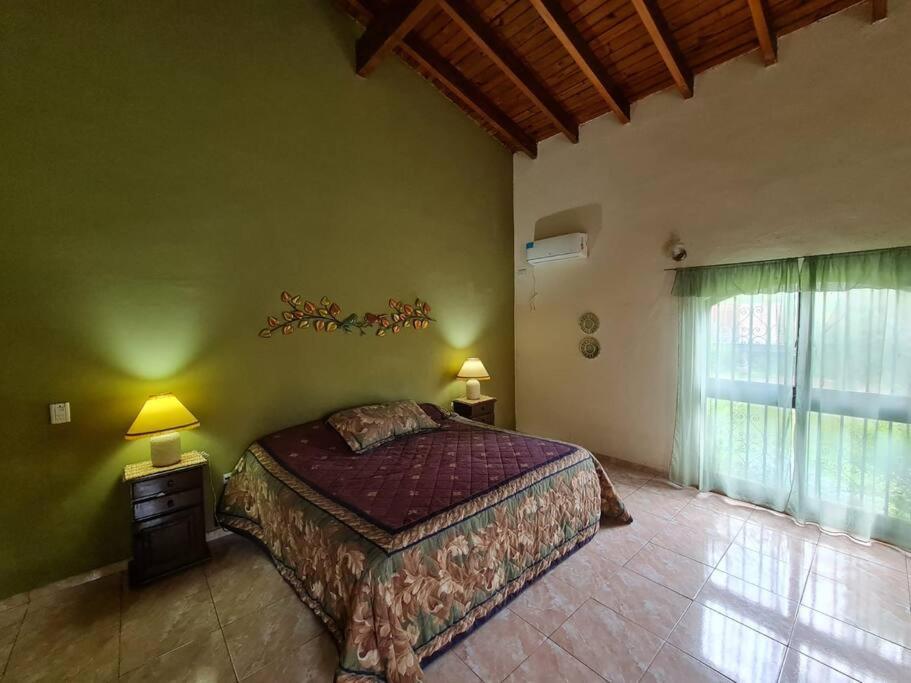 HERMOSA CASA con 4000mts de PARQUE en las SIERRAS DE CORDOBA