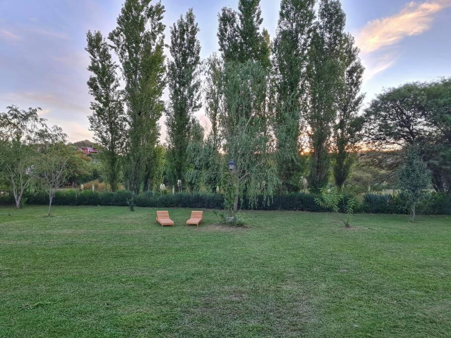 HERMOSA CASA con 4000mts de PARQUE en las SIERRAS DE CORDOBA