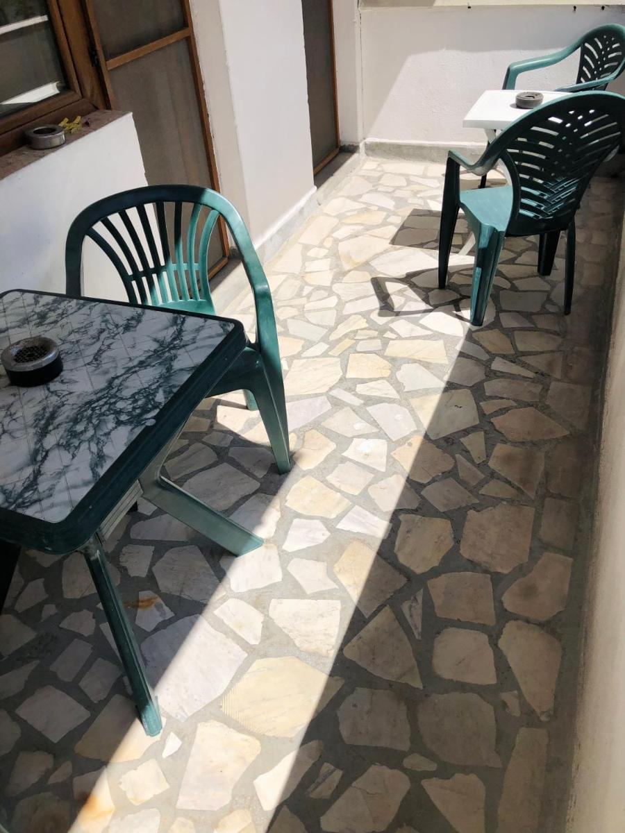 Nessebar, House with Rooms for Rent Each with Private Bathroom, Toilet, and Terrace Only 400 Meters from the Two Beaches in Nessebar