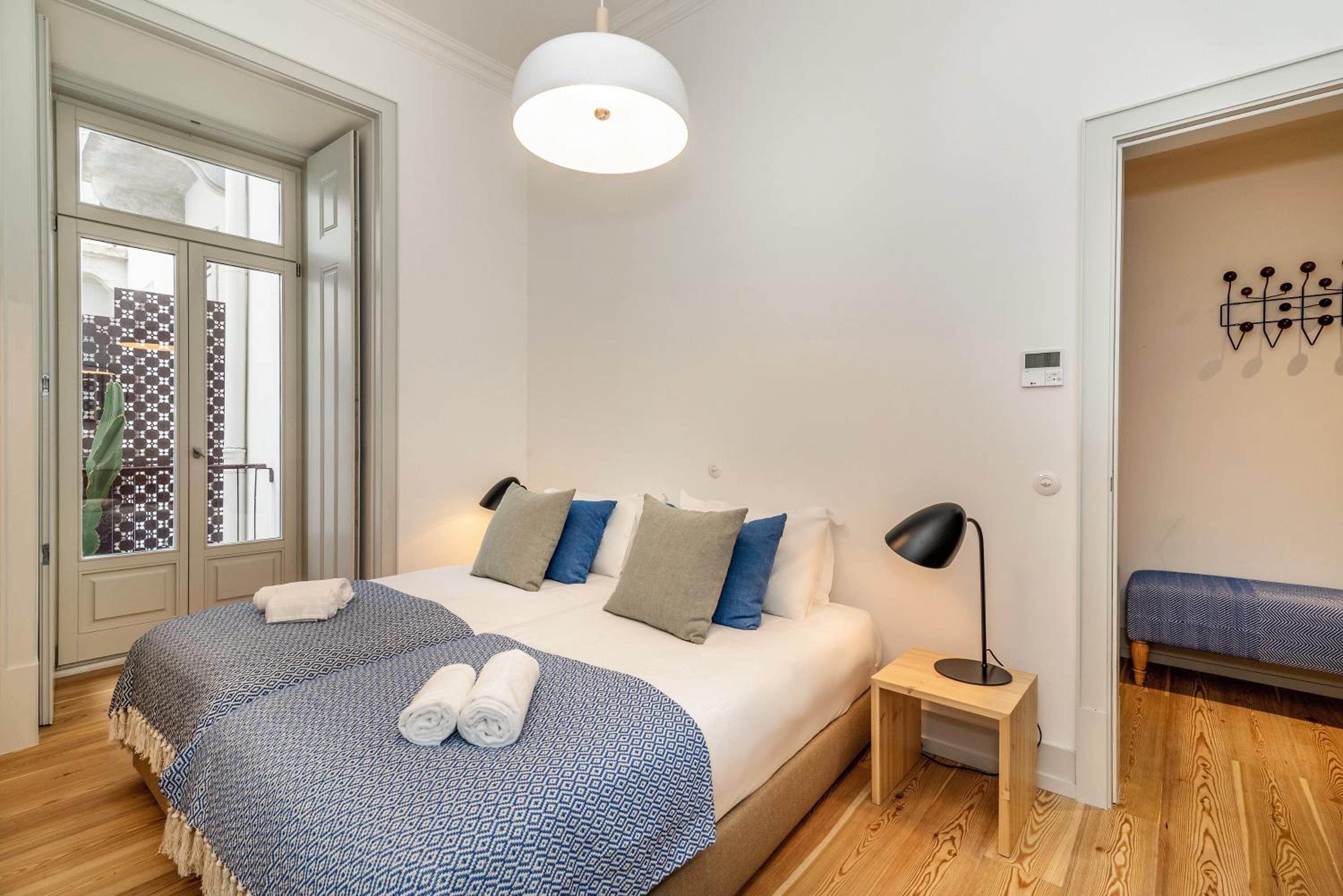 Beautiful Apartment close to Praça do Comércio by LovelyStay view 2