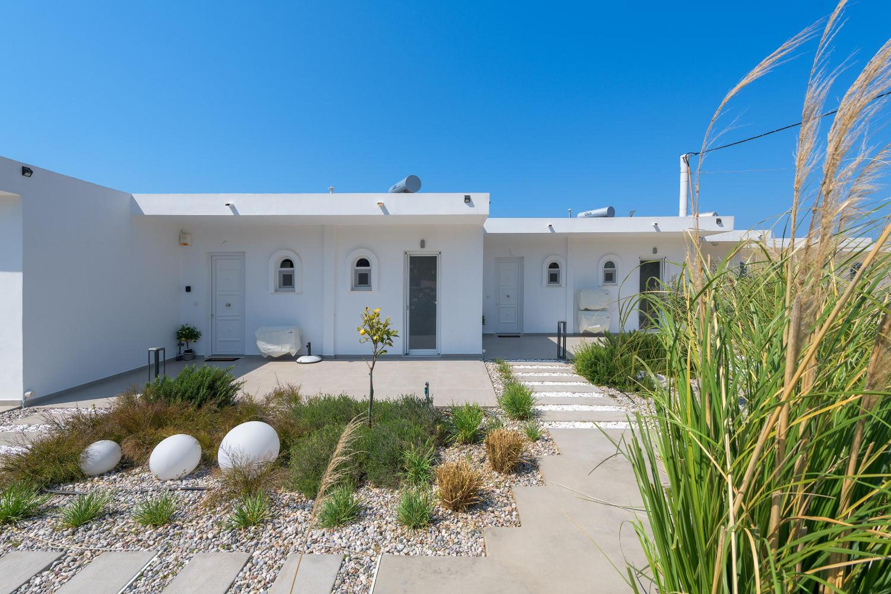 Niva Kamiros Apartments view 2