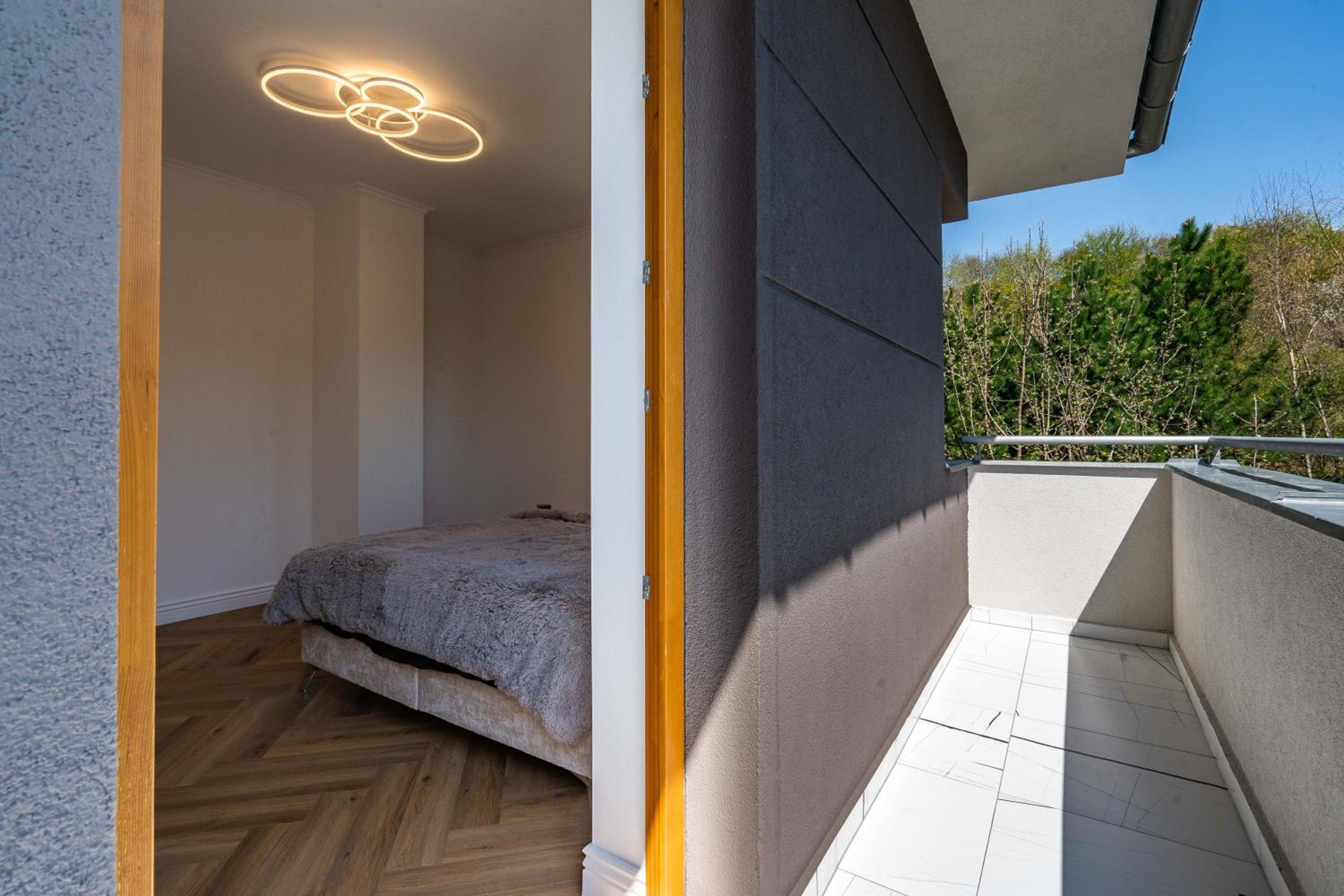 Serenity Luxusní vila s vířivkou a zahradou u Prahy