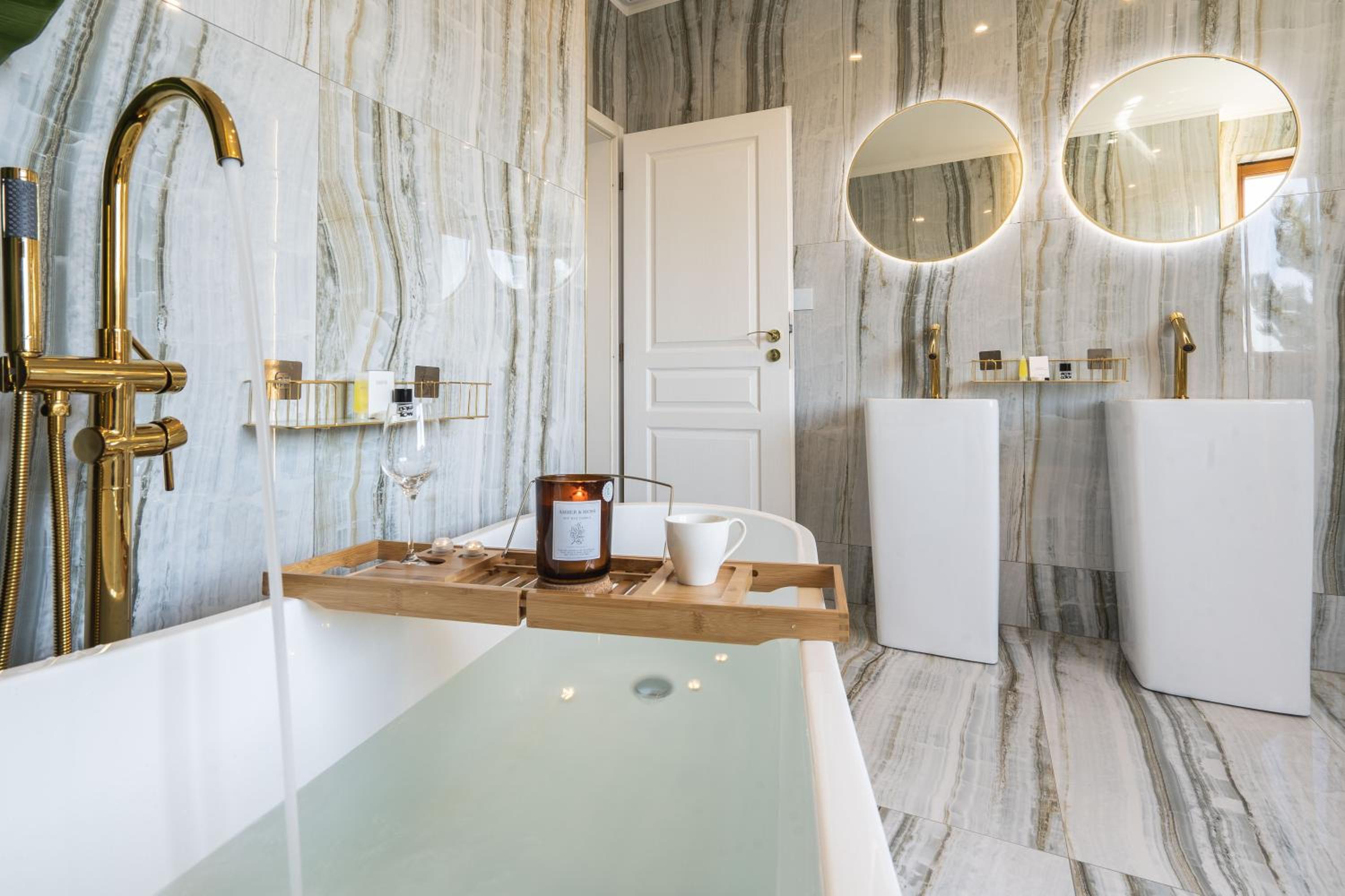 Serenity Luxusní vila s vířivkou a zahradou u Prahy