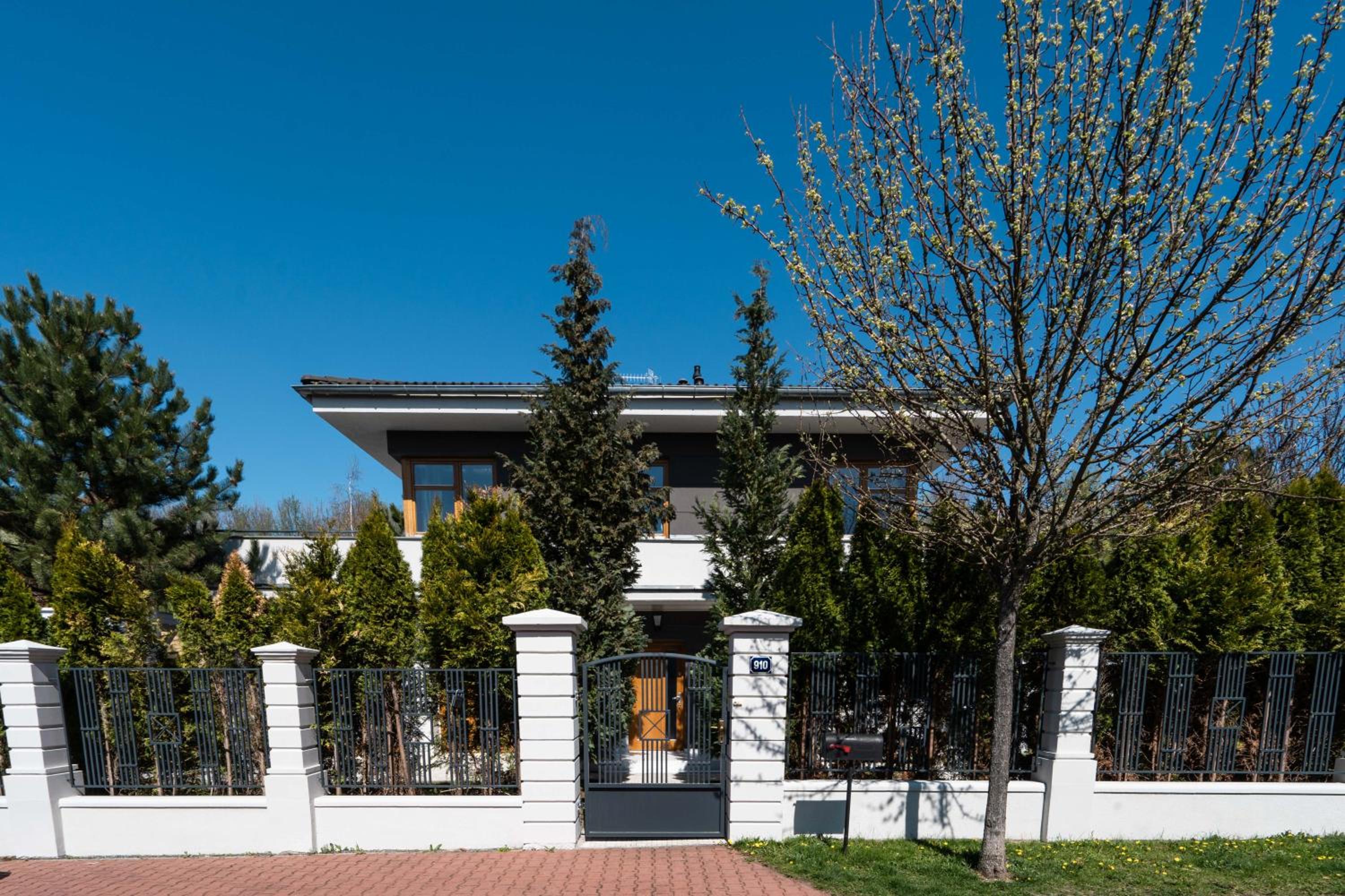 Serenity Luxusní vila s vířivkou a zahradou u Prahy