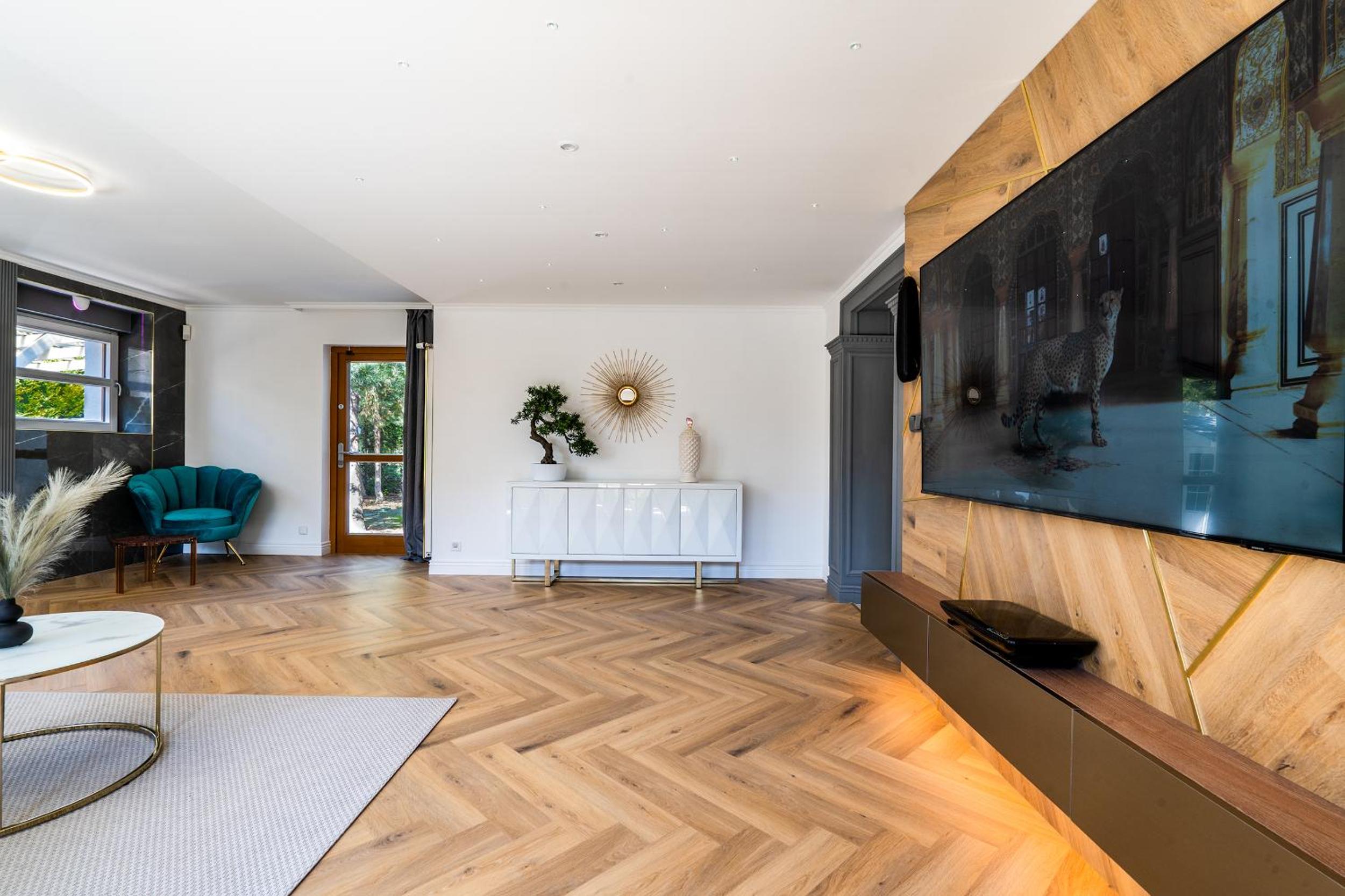 Serenity Luxusní vila s vířivkou a zahradou u Prahy