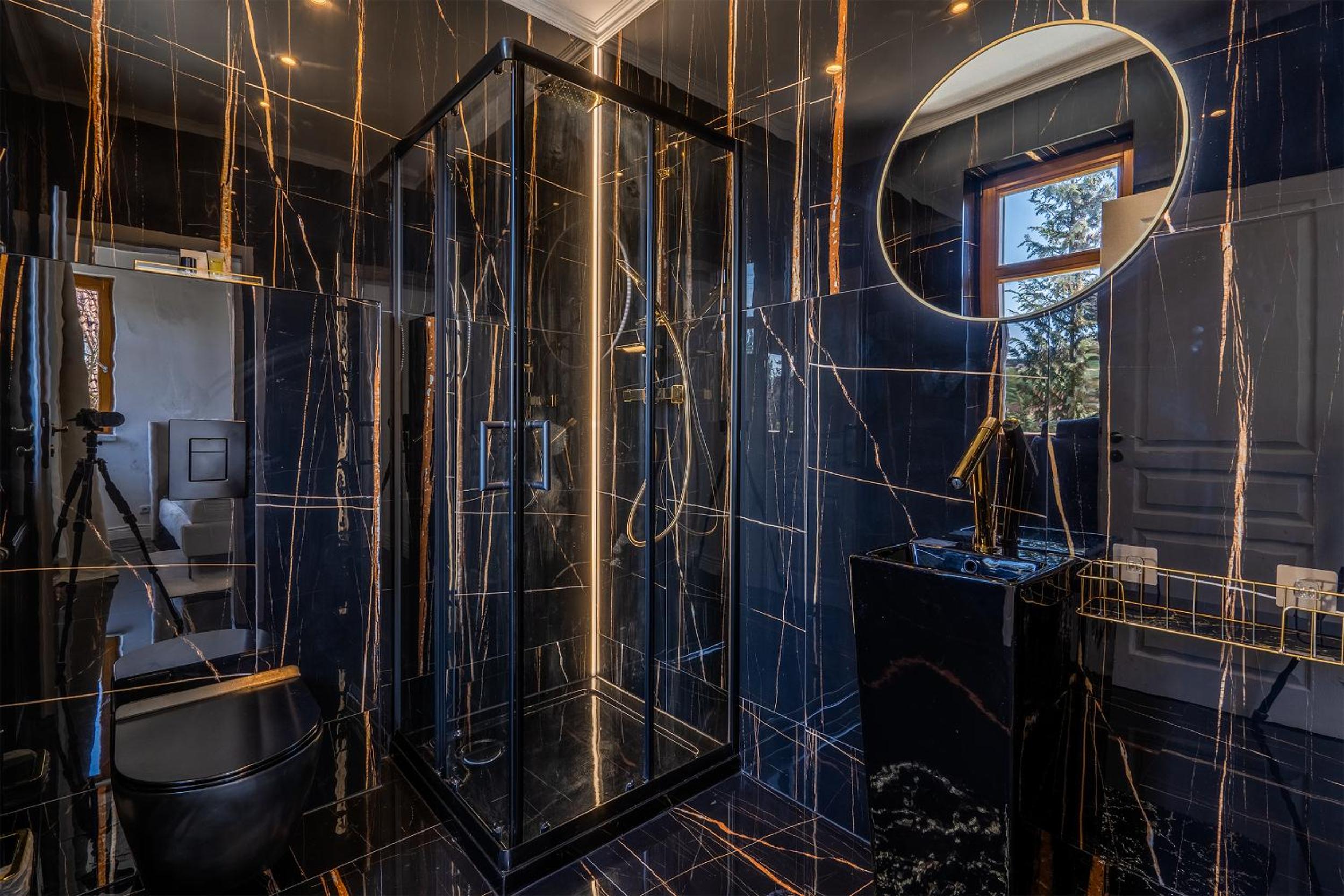 Serenity Luxusní vila s vířivkou a zahradou u Prahy