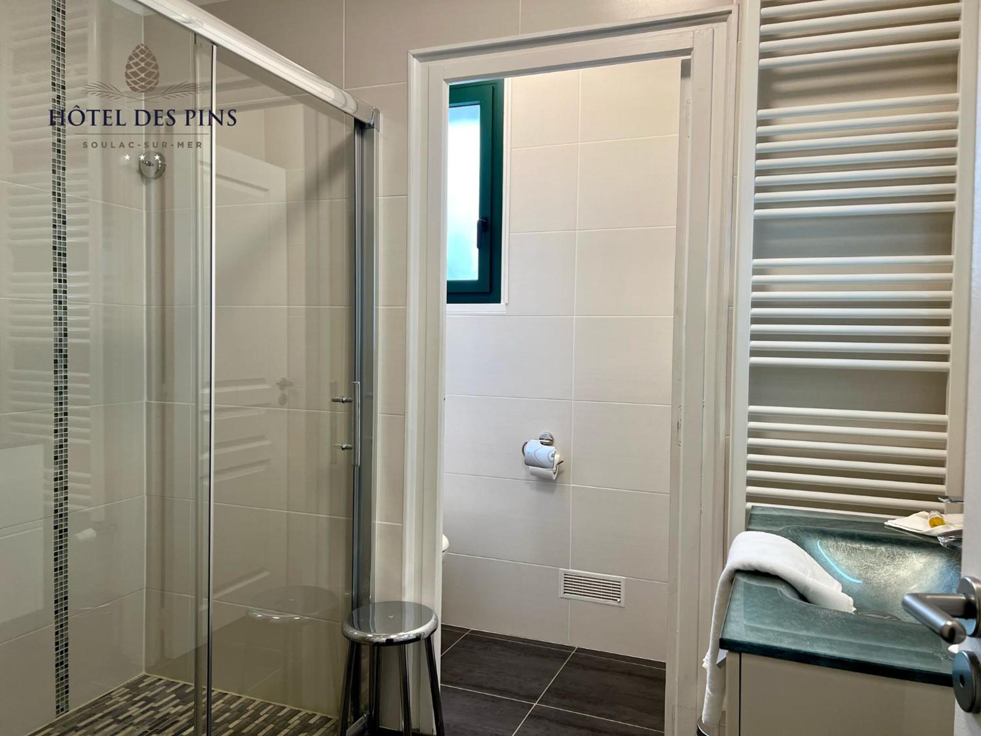 Hotel des Pins - Property Image 10