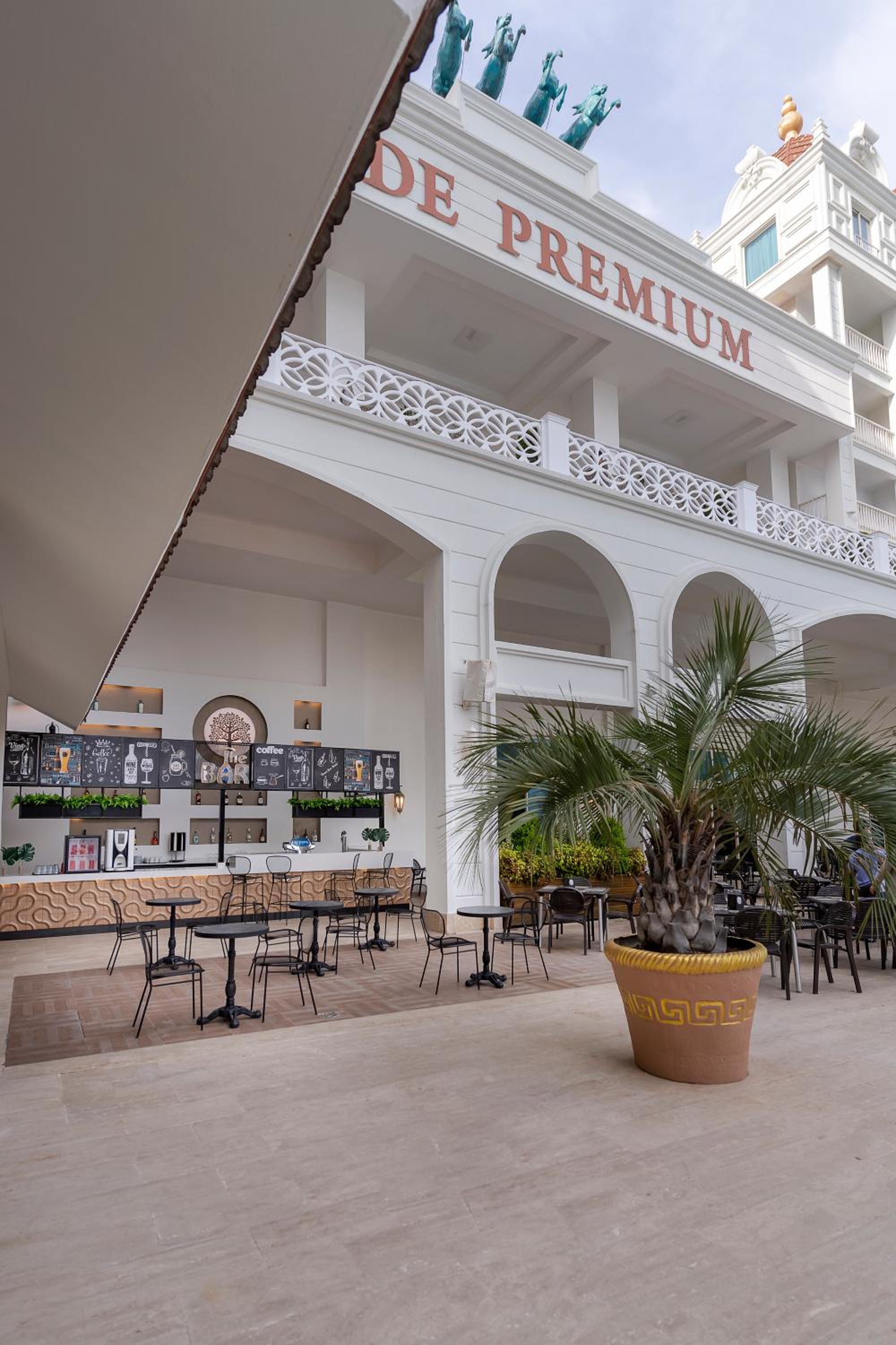 Oz Hotels Side Premium - Image 150