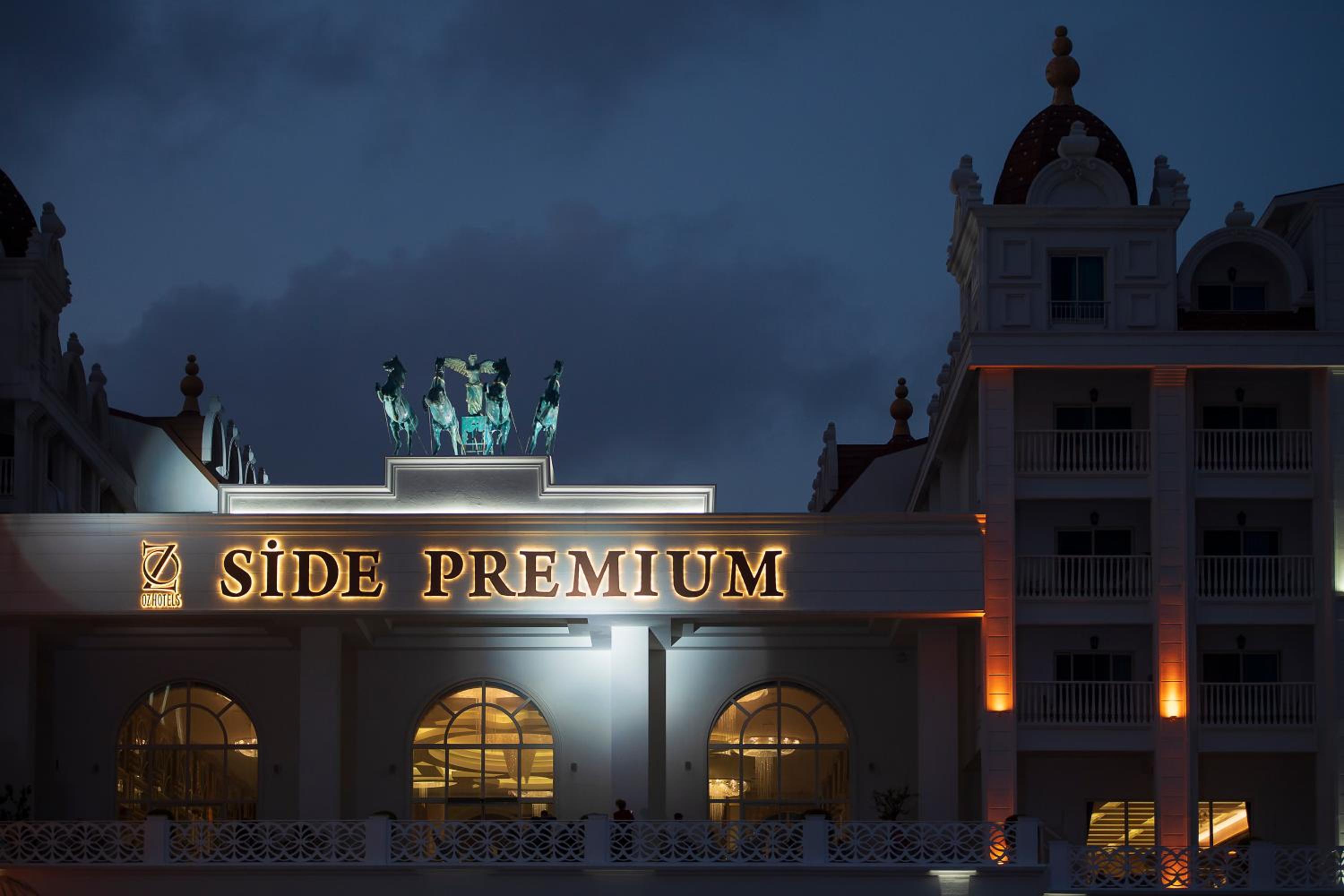 Oz Hotels Side Premium - Image 21
