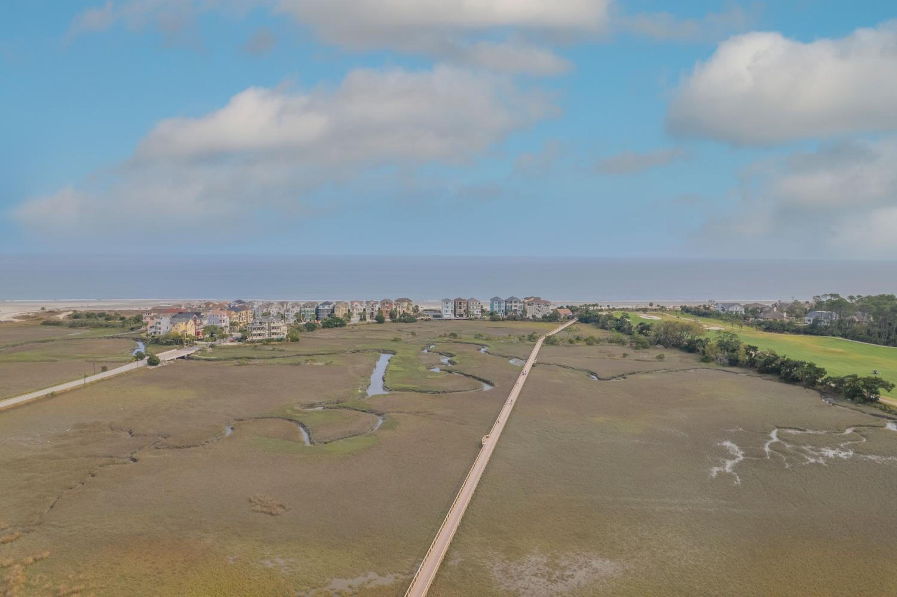 Gorgeous 2 Bedroom Condo view 3