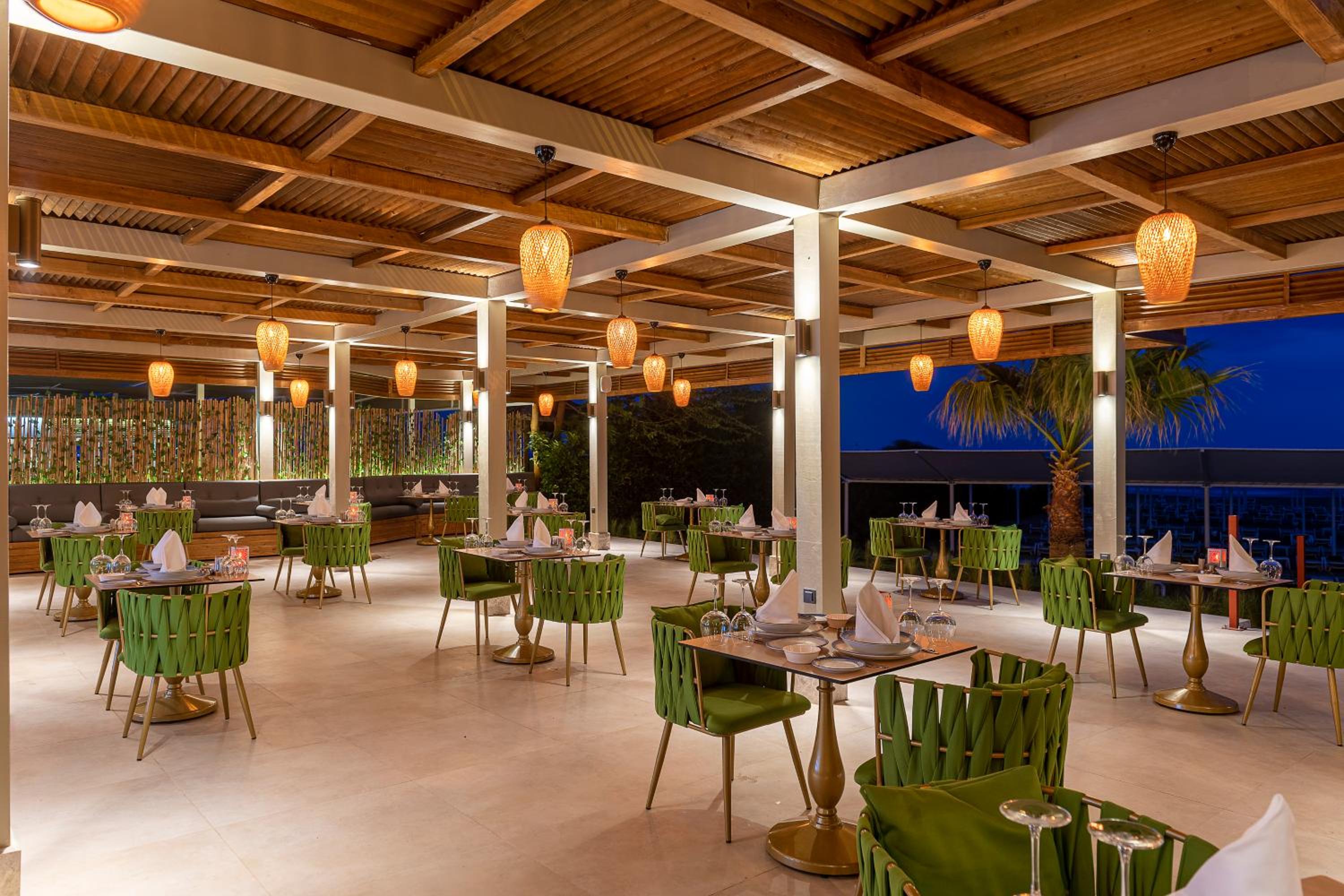 Oz Hotels Side Premium - Image 80