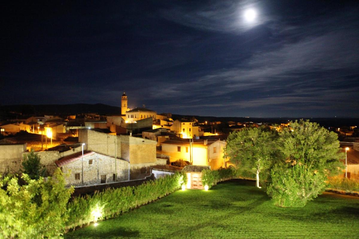 5 bedrooms mansion with private pool enclosed garden and wifi at Gesturi