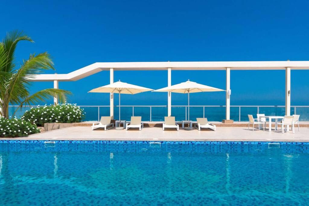 Summer By The Sea Ultra Luxe 1 bedroom Apartment with a private beach - Al Marjan Island