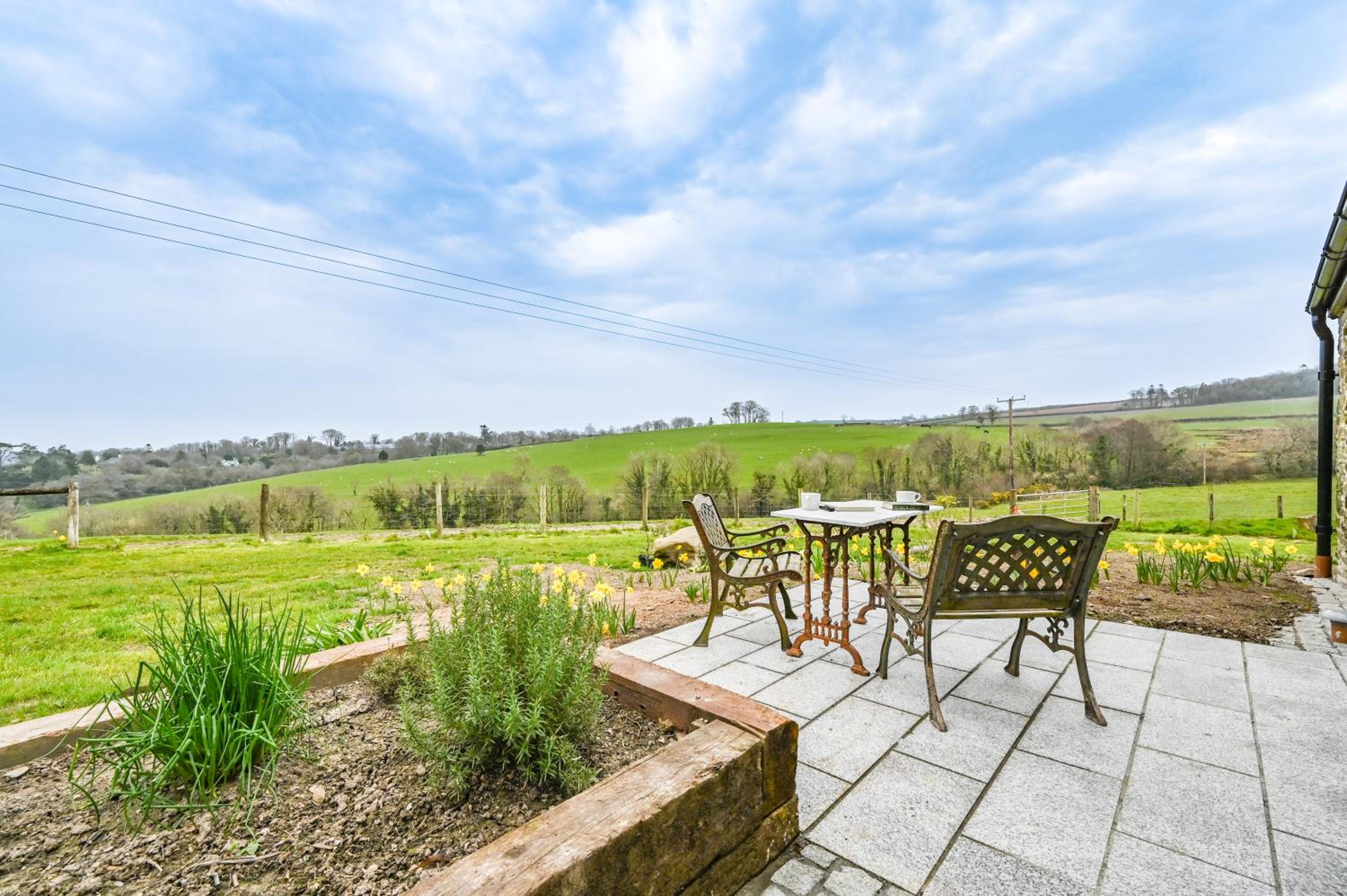 Cosy Rural Barn with Private Garden & Forest - The Cart Barn view 5