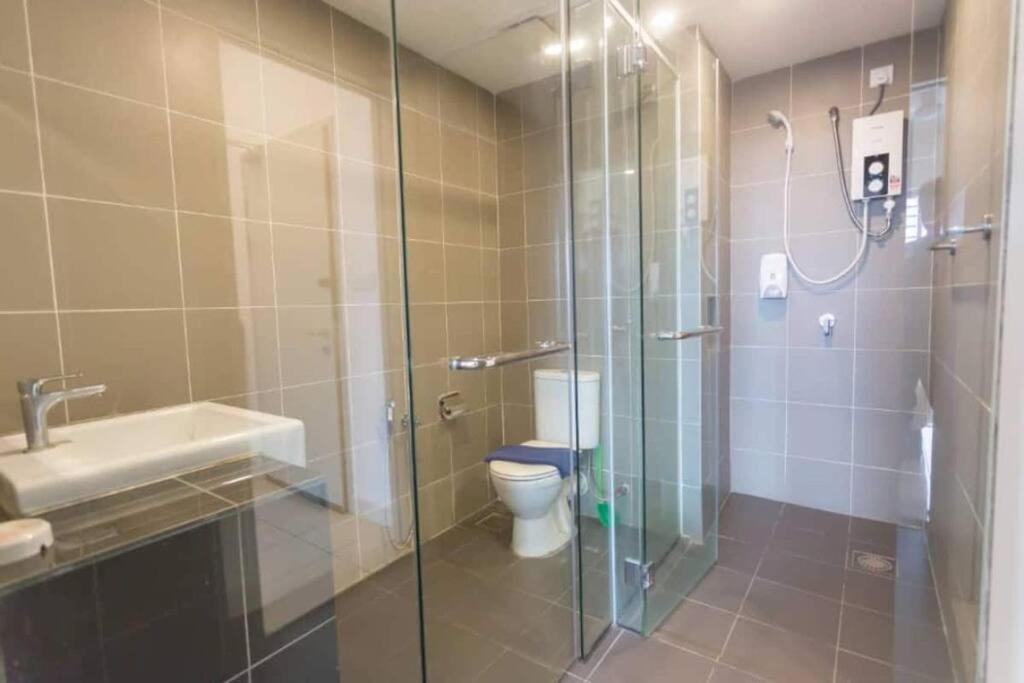 Aeropod [5B]/Near Airport / 2 Queen Bed/ Netflix/Free Parking photo 3