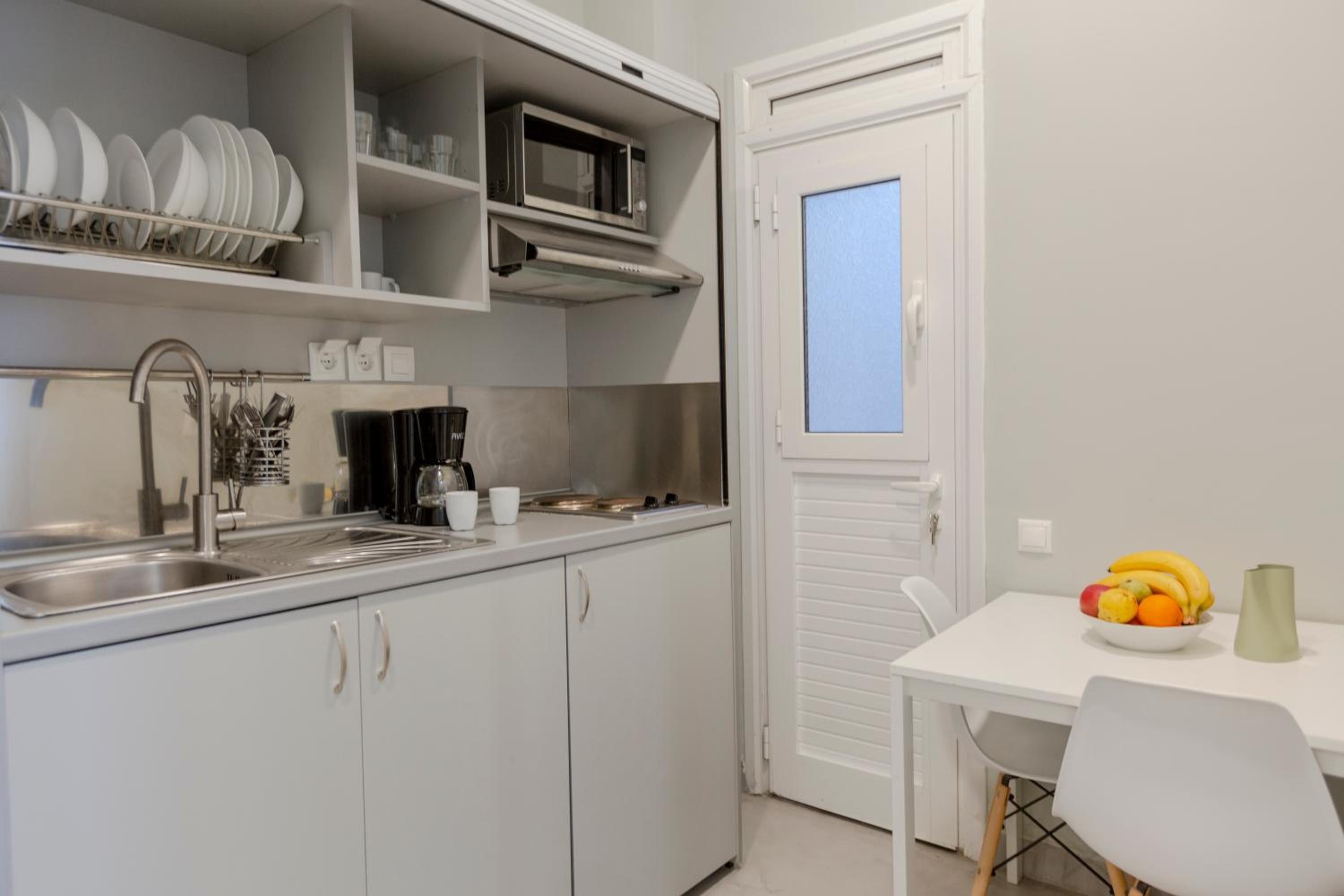 Acropolis Apartments