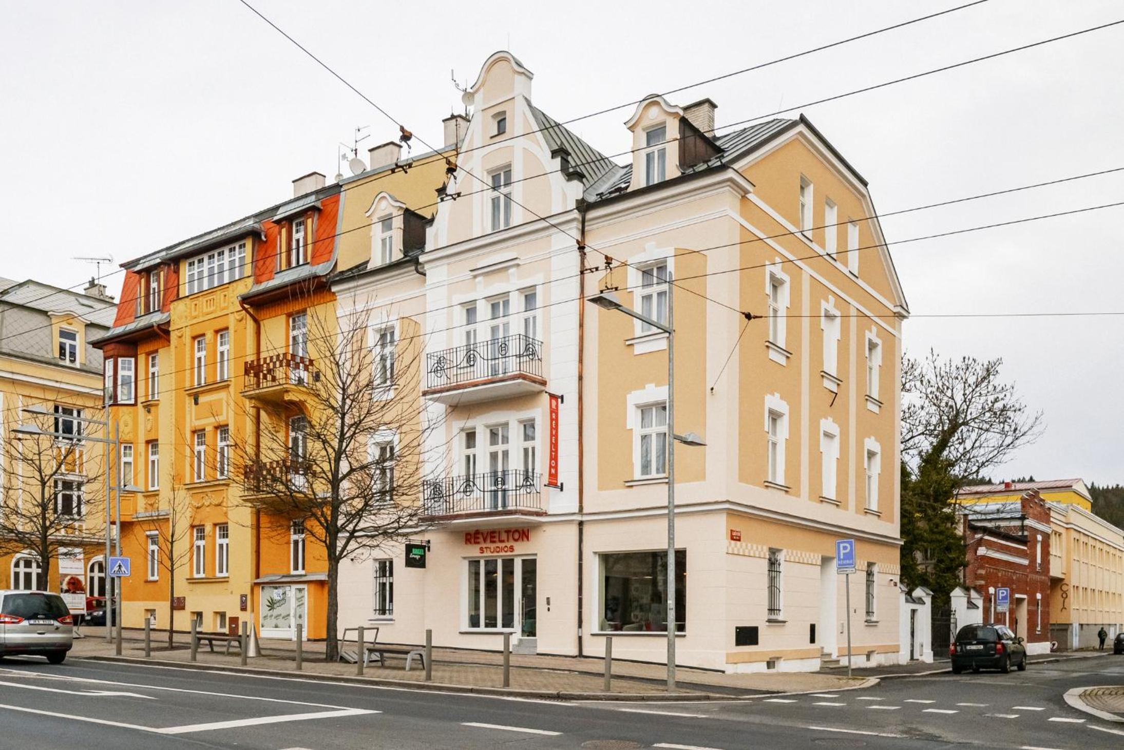 Hotel Revelton Studios Marianske Lazne - Image 1